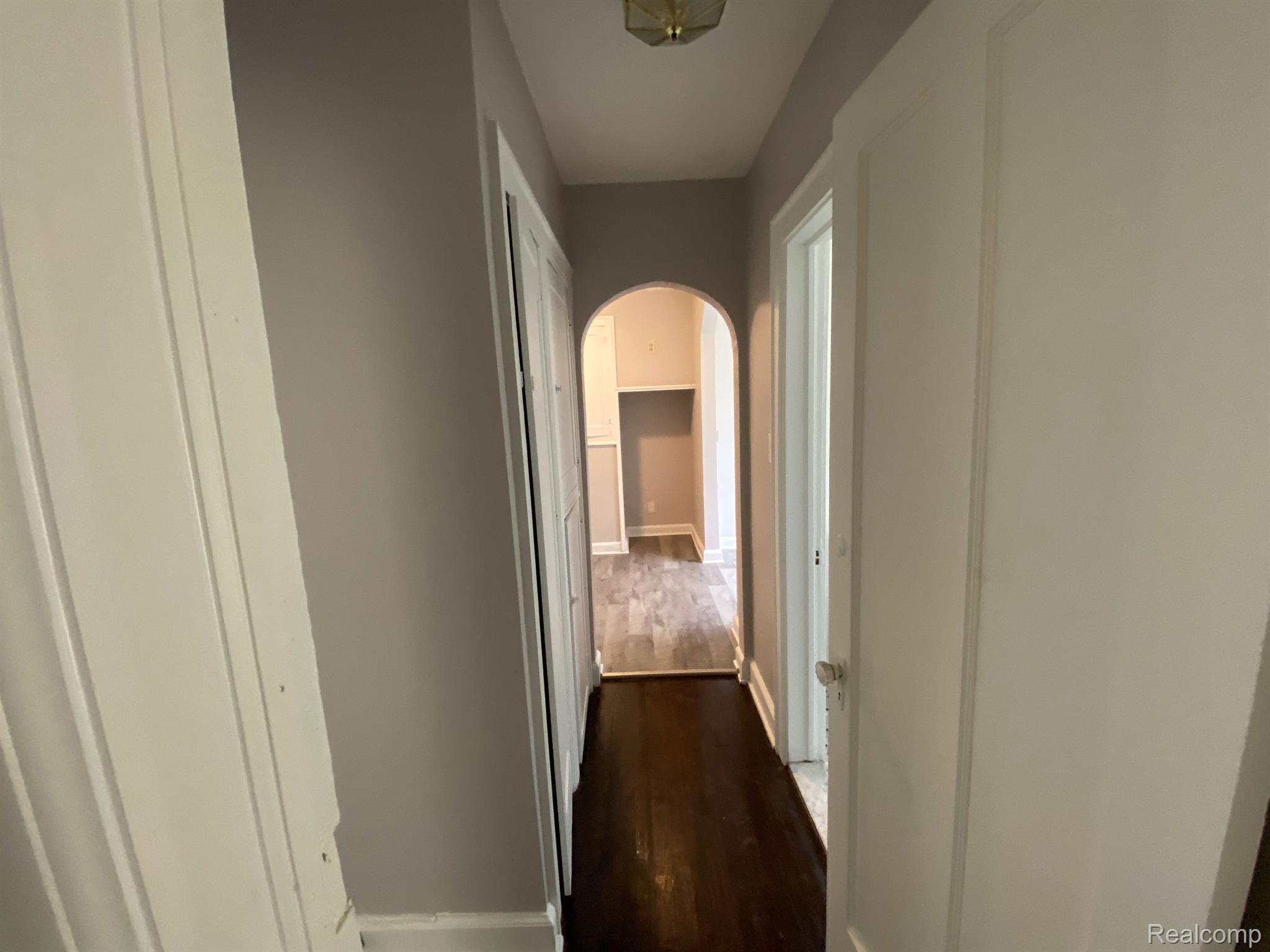 5283 LAKEVIEW Street