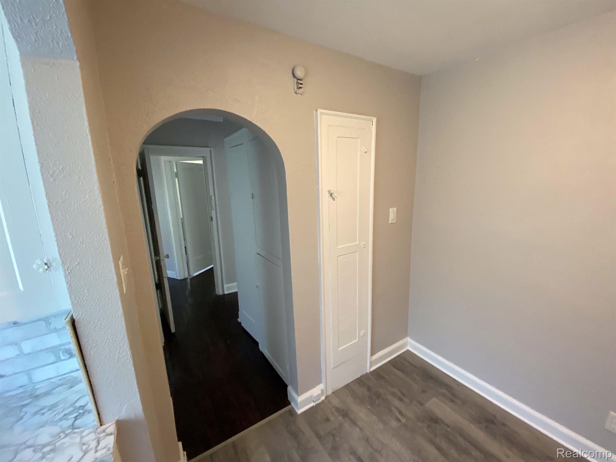 5283 LAKEVIEW Street