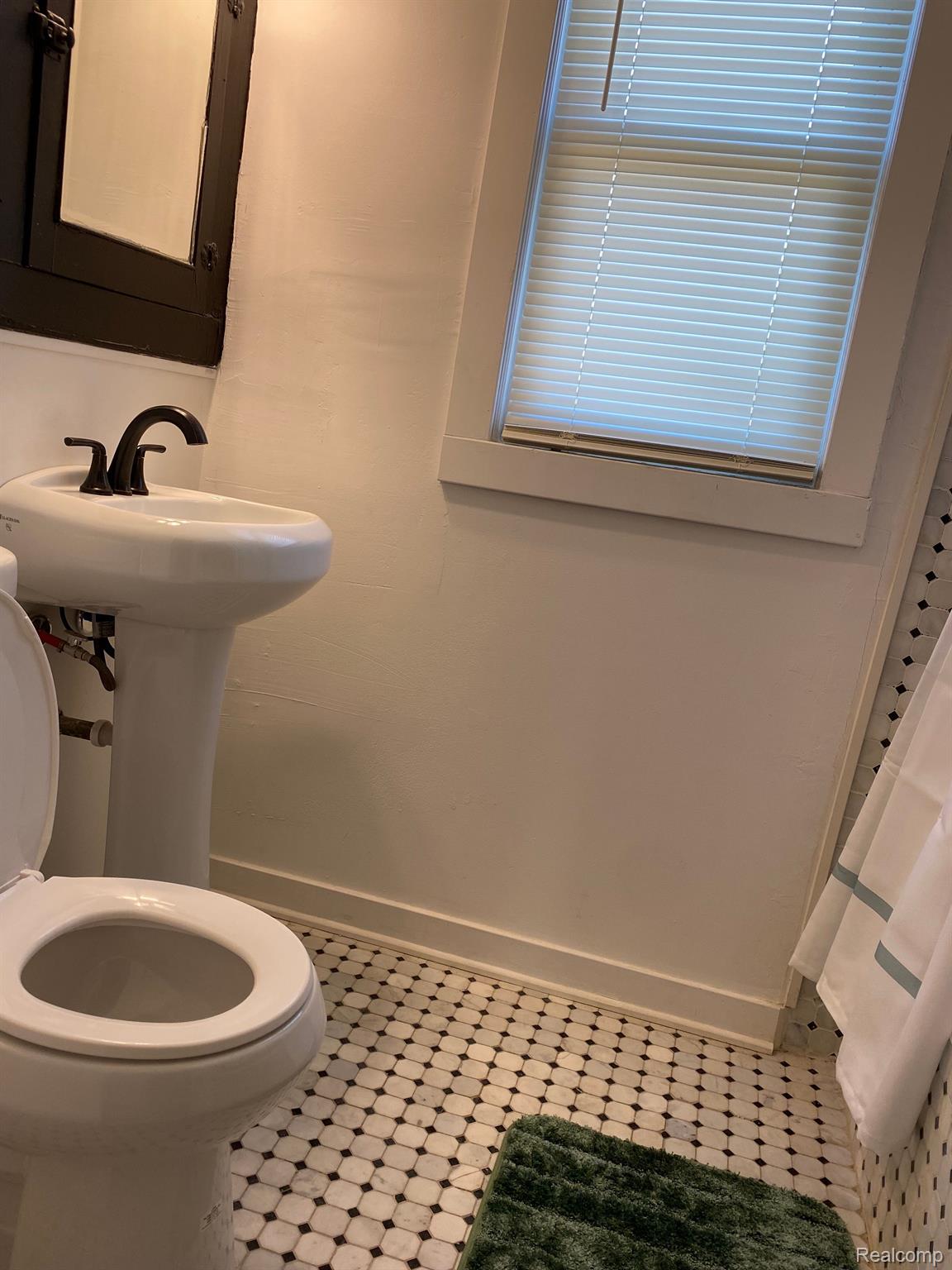 5283 LAKEVIEW Street