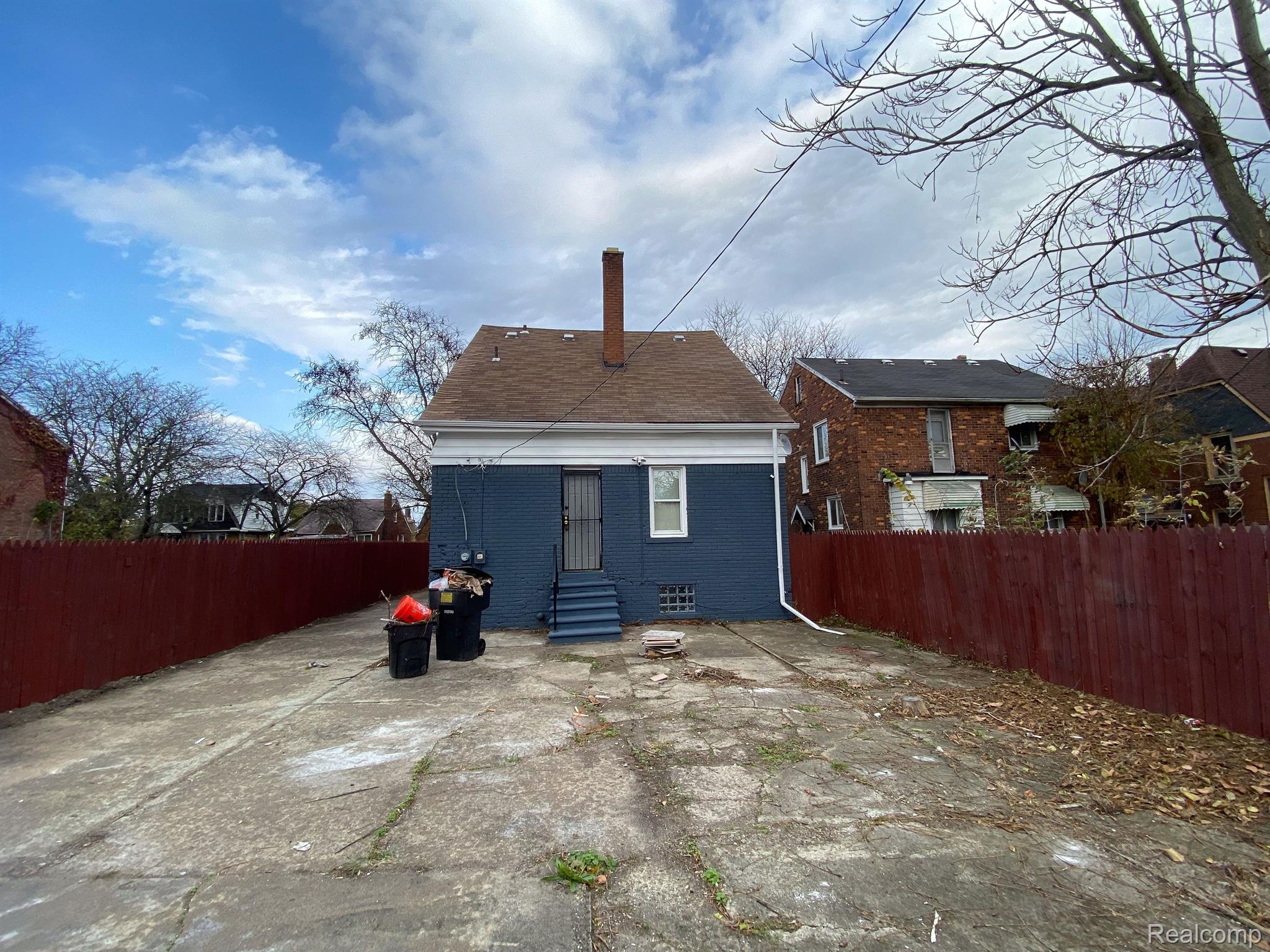 5283 LAKEVIEW Street