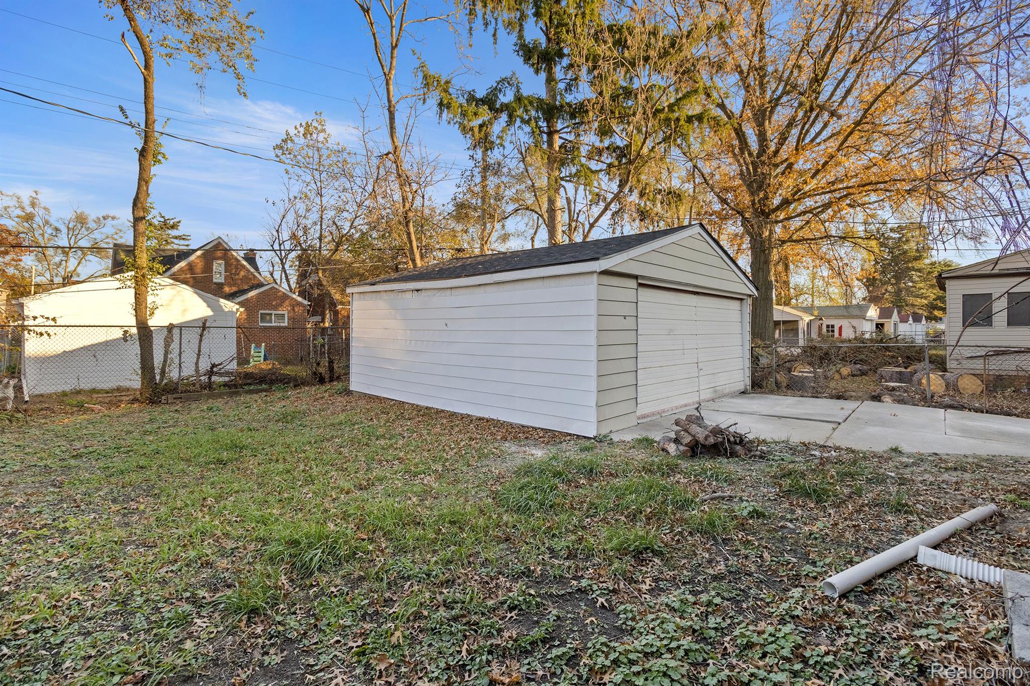 16860 FREELAND Street