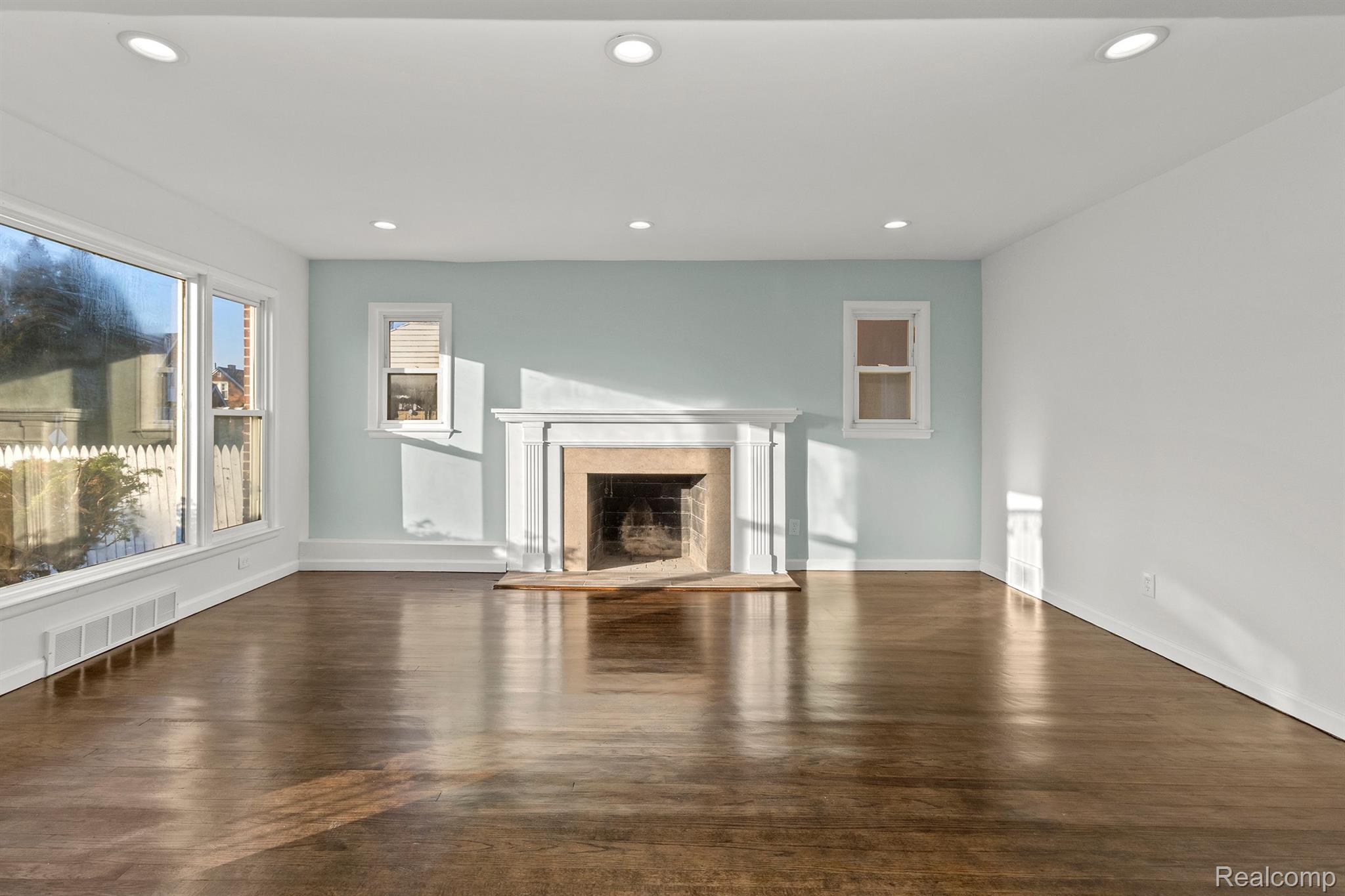 16860 FREELAND Street