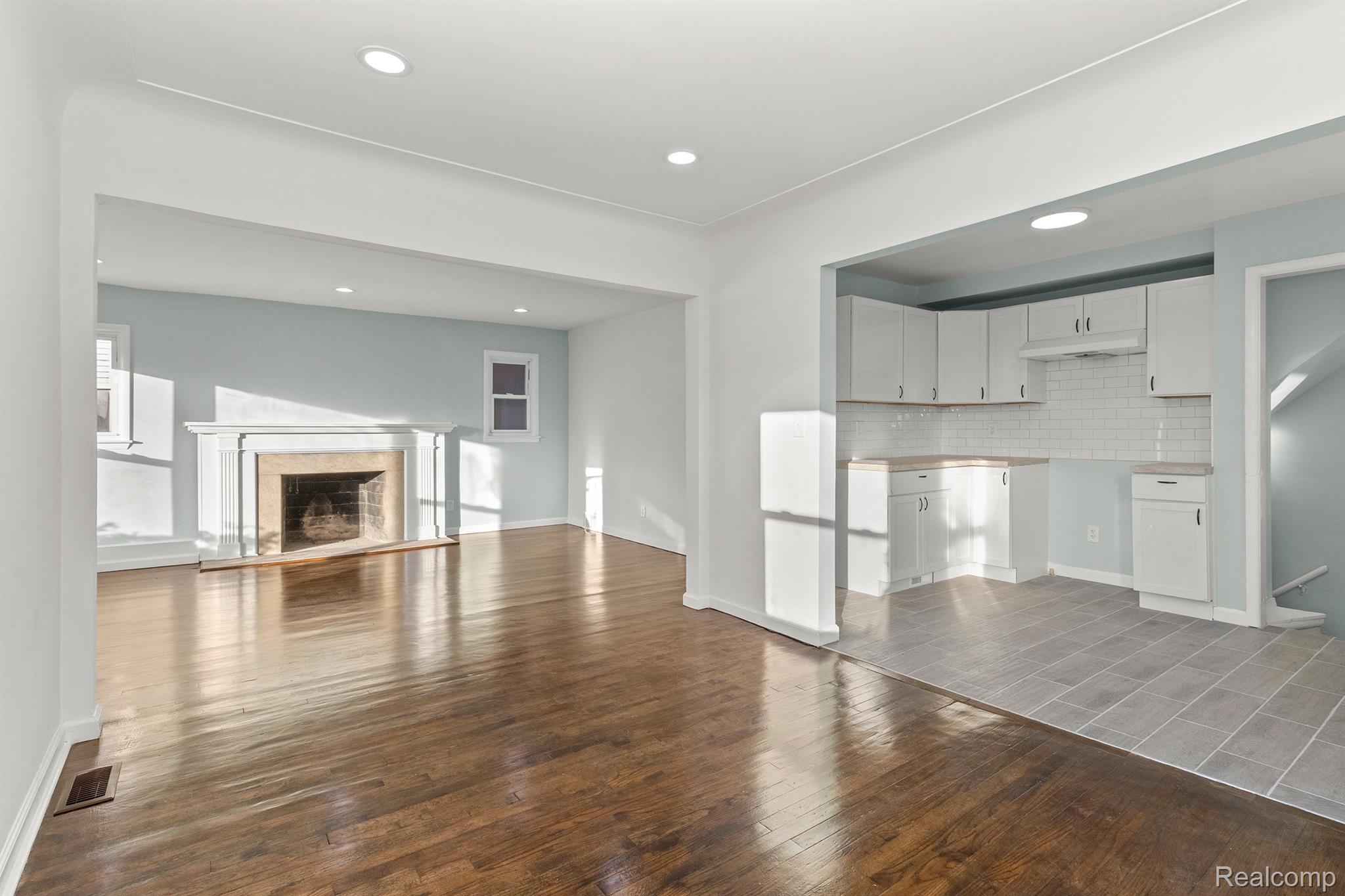 16860 FREELAND Street