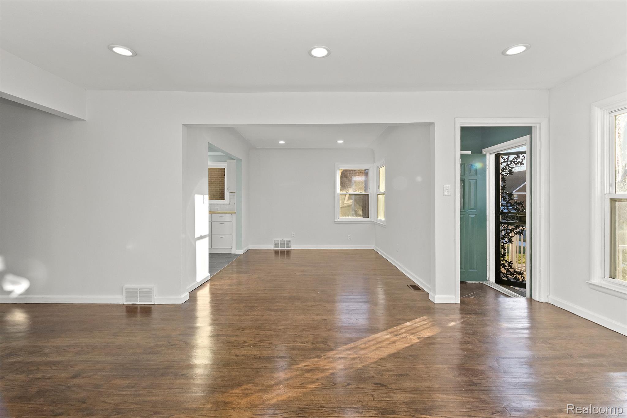 16860 FREELAND Street