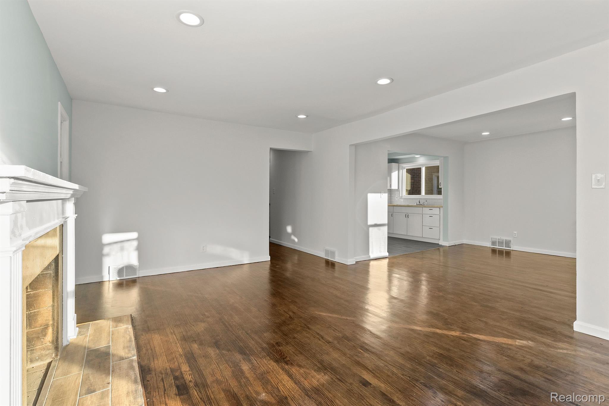 16860 FREELAND Street