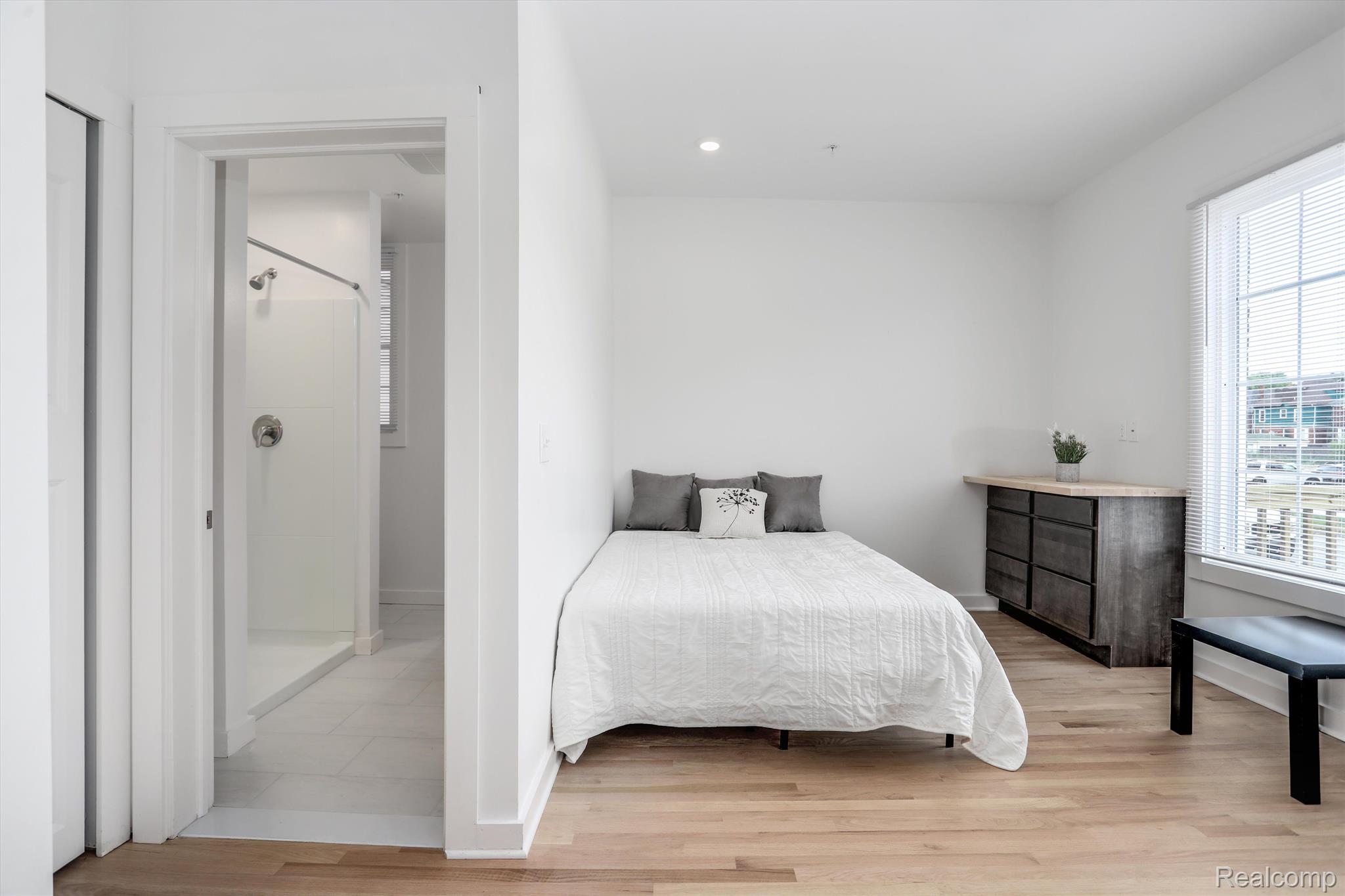 95 E Euclid St Unit: 104