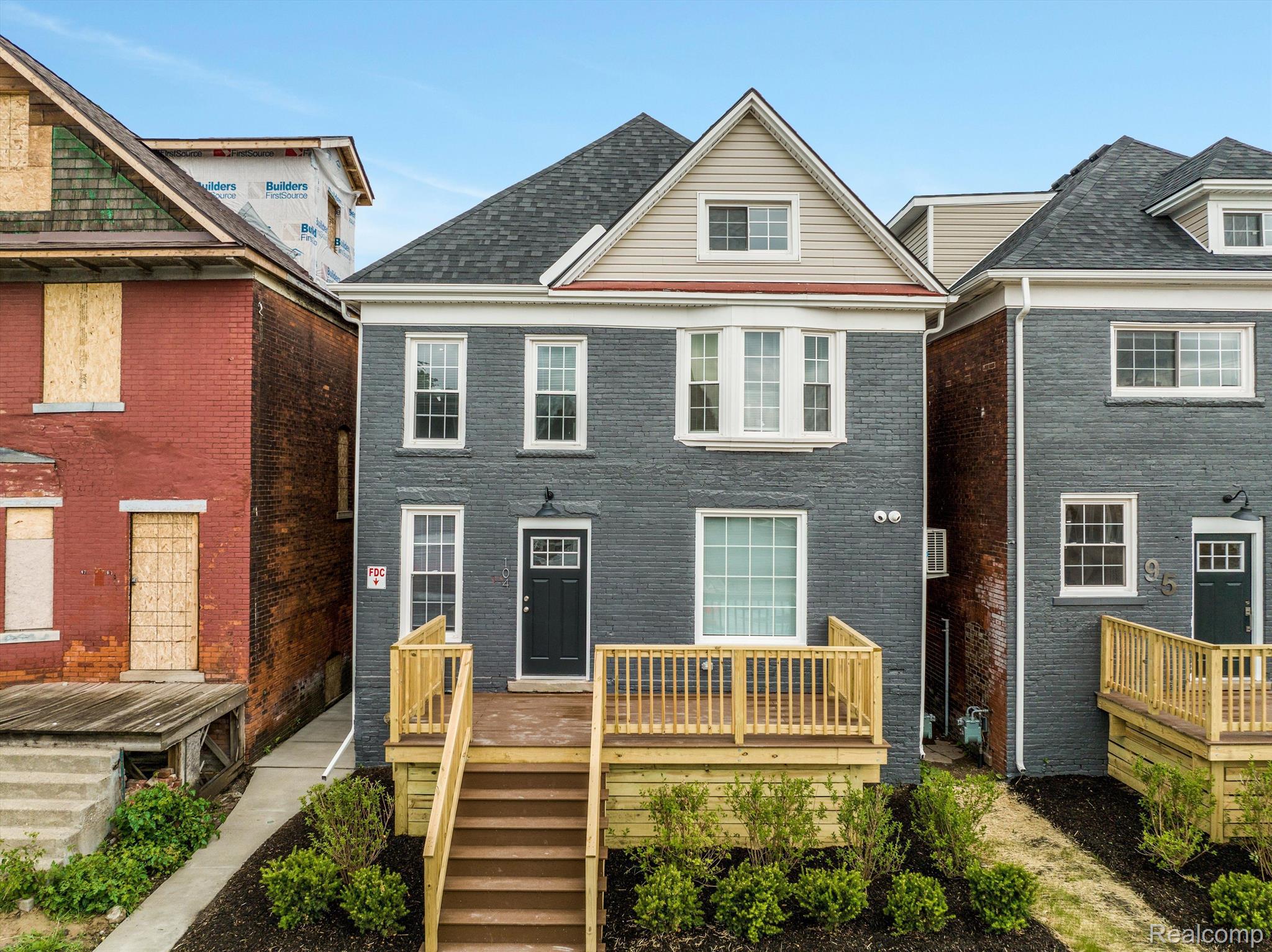 95 E Euclid St Unit: 104