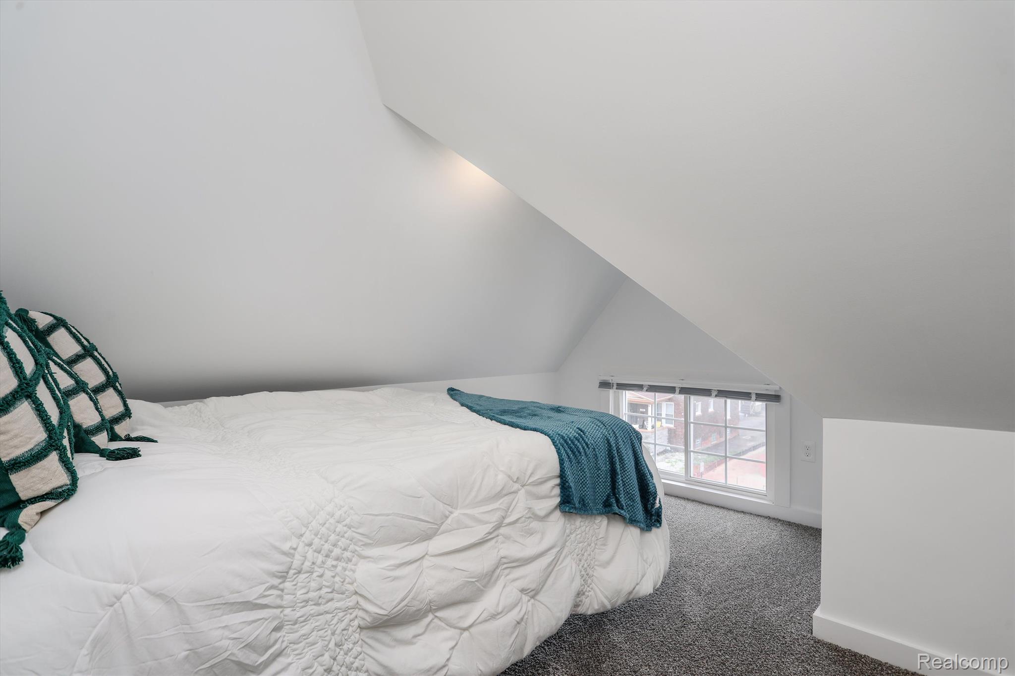 95 E Euclid St Unit: 204