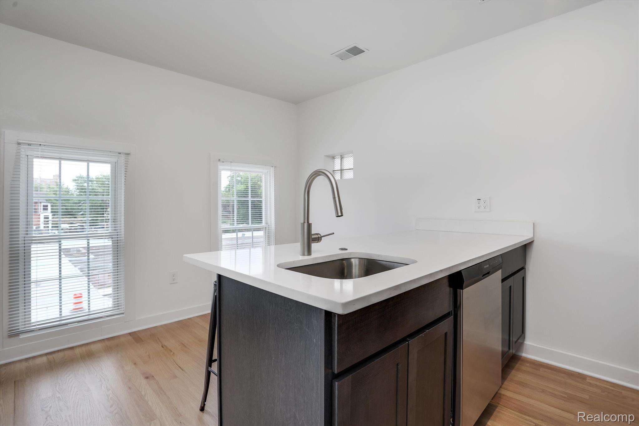 95 E Euclid St Unit: 204