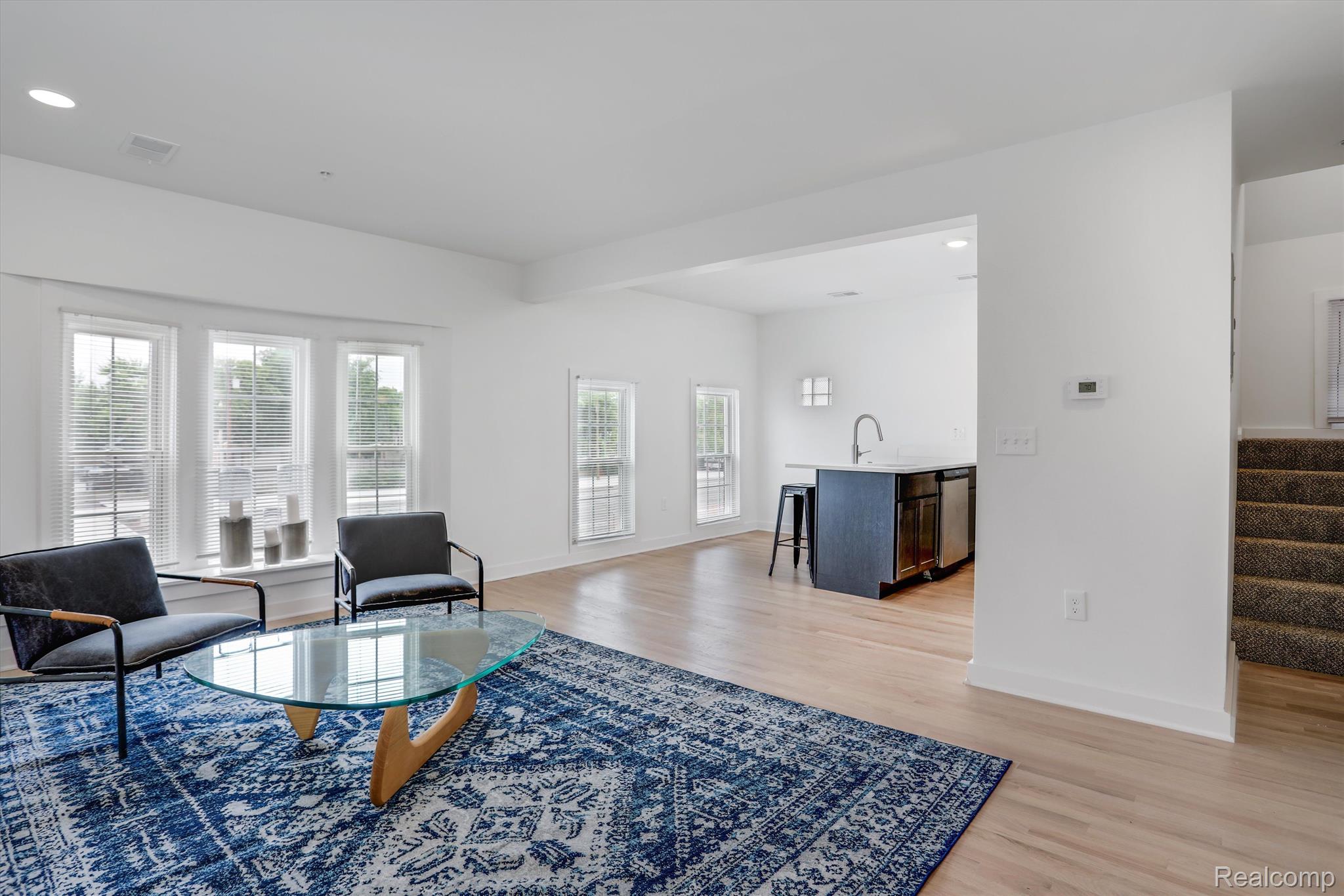 95 E Euclid St Unit: 204