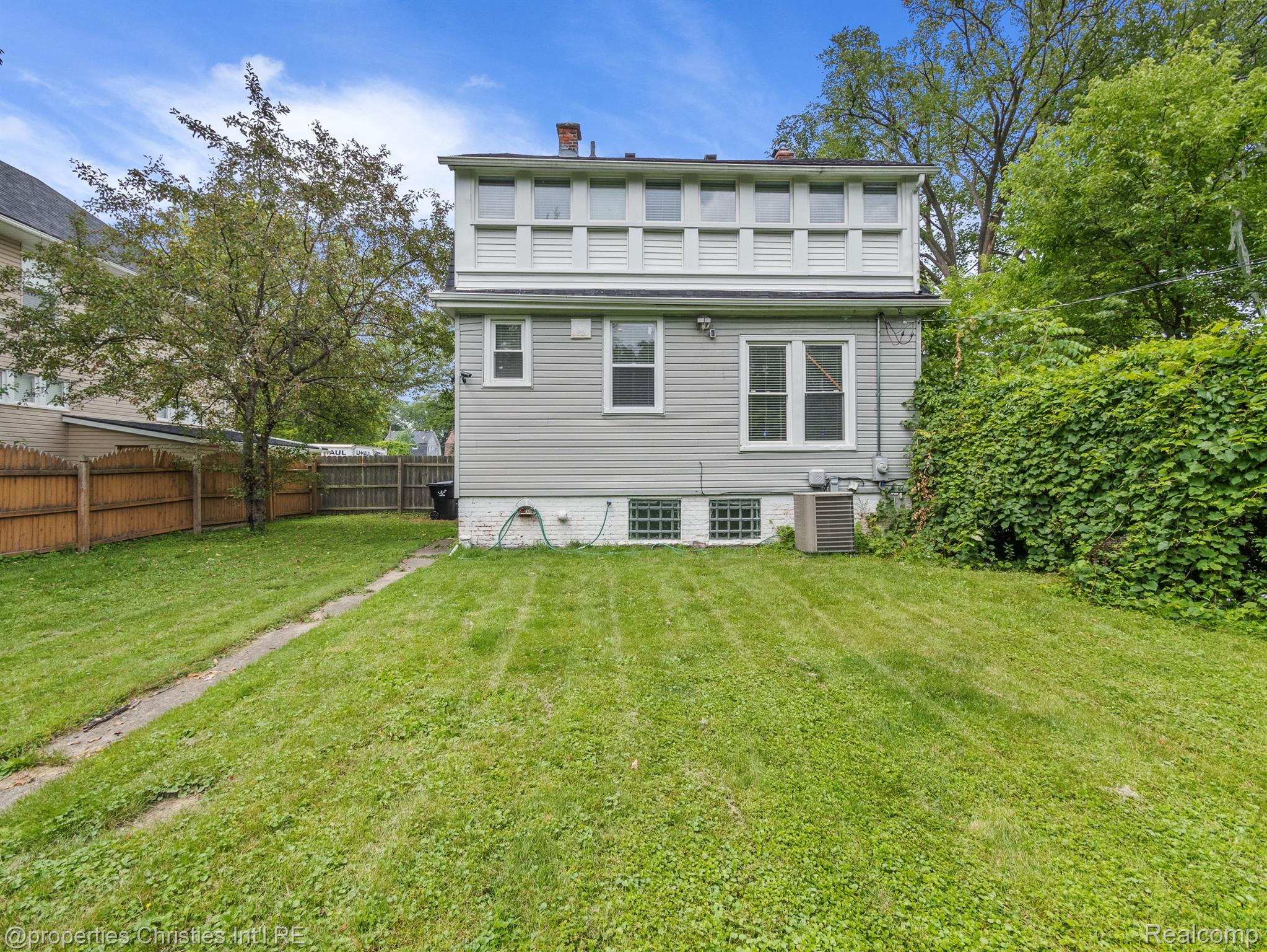 134 ENGLEWOOD Street