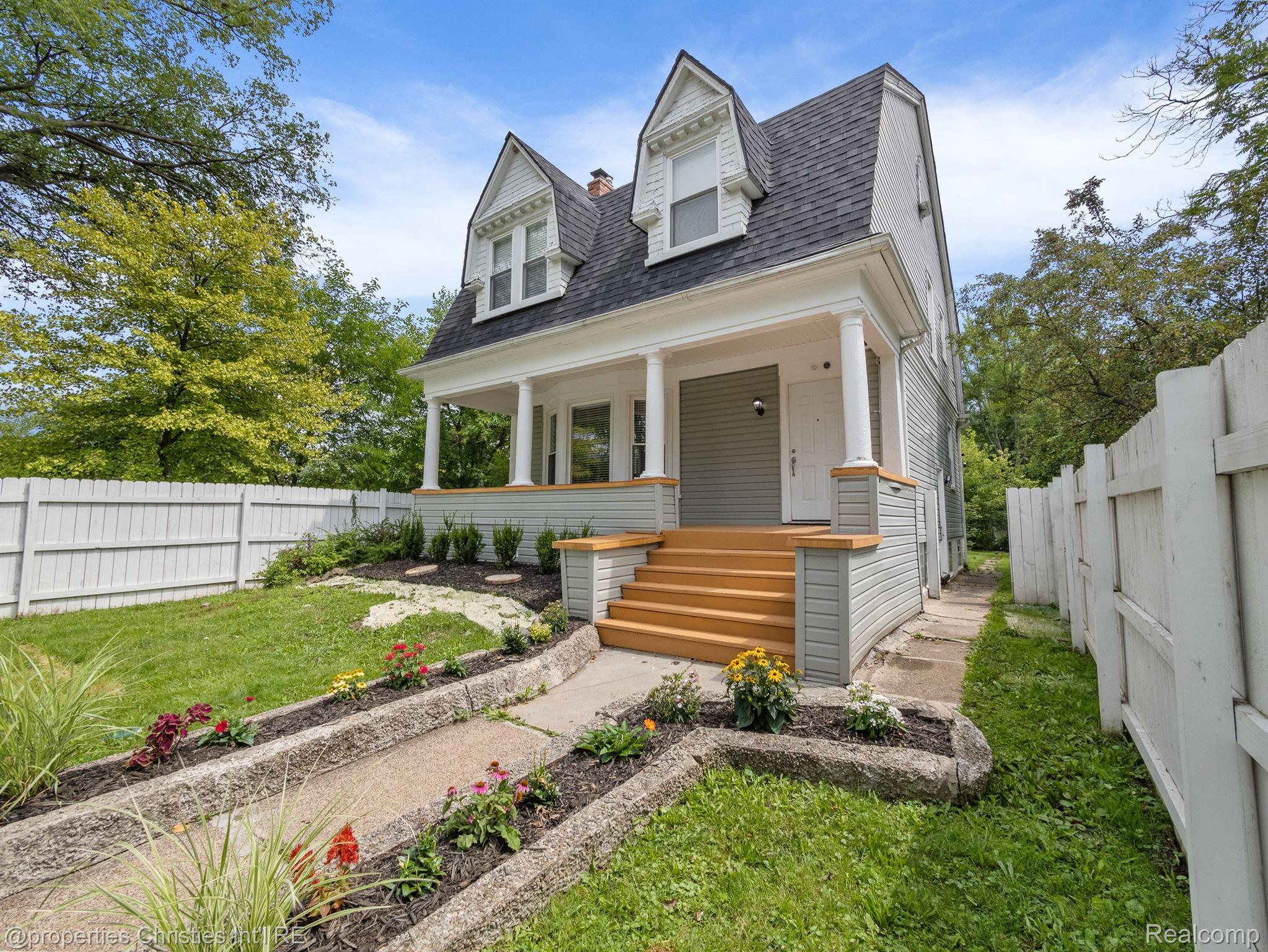 134 ENGLEWOOD Street