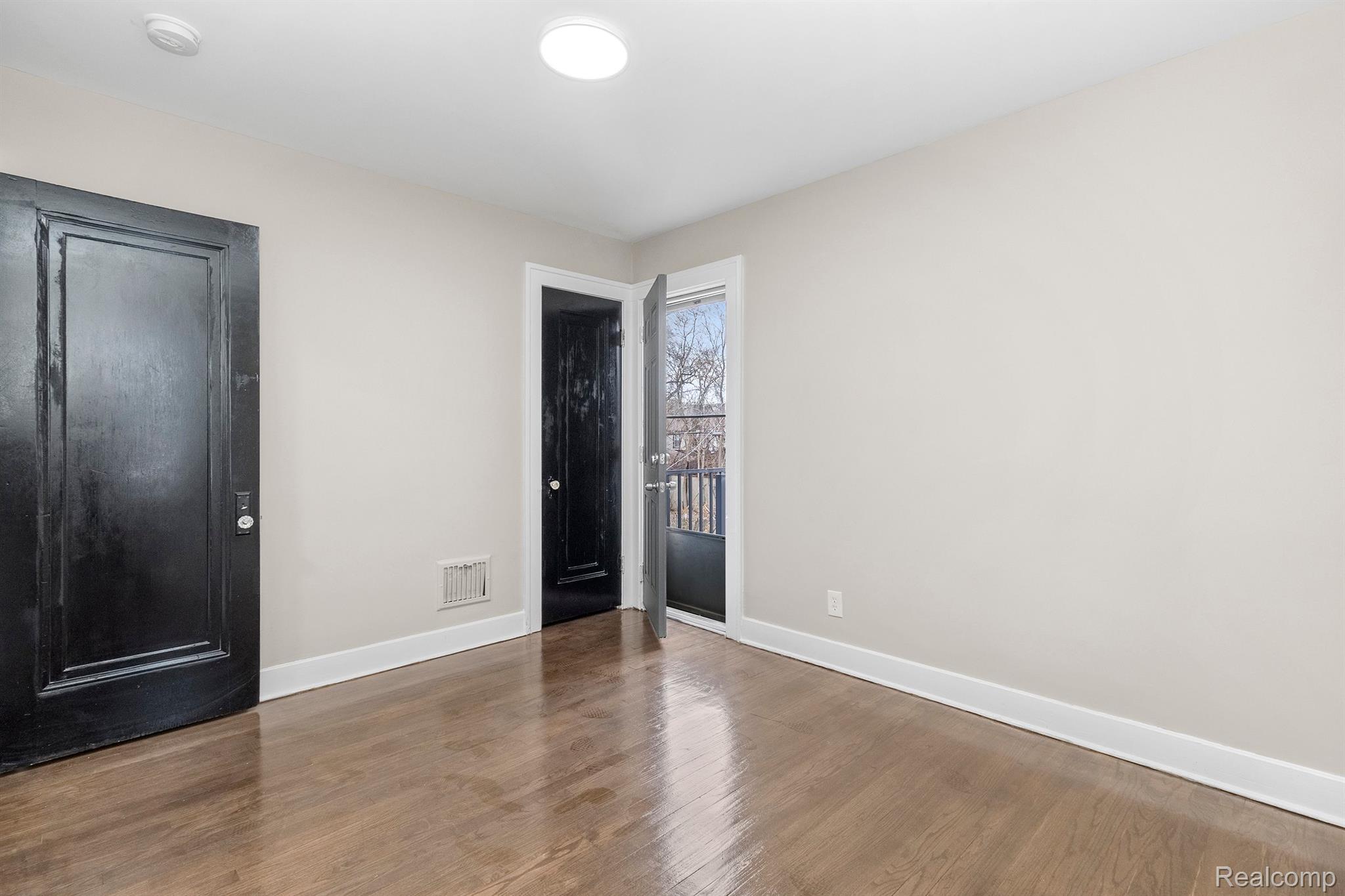 15832 WISCONSIN Street