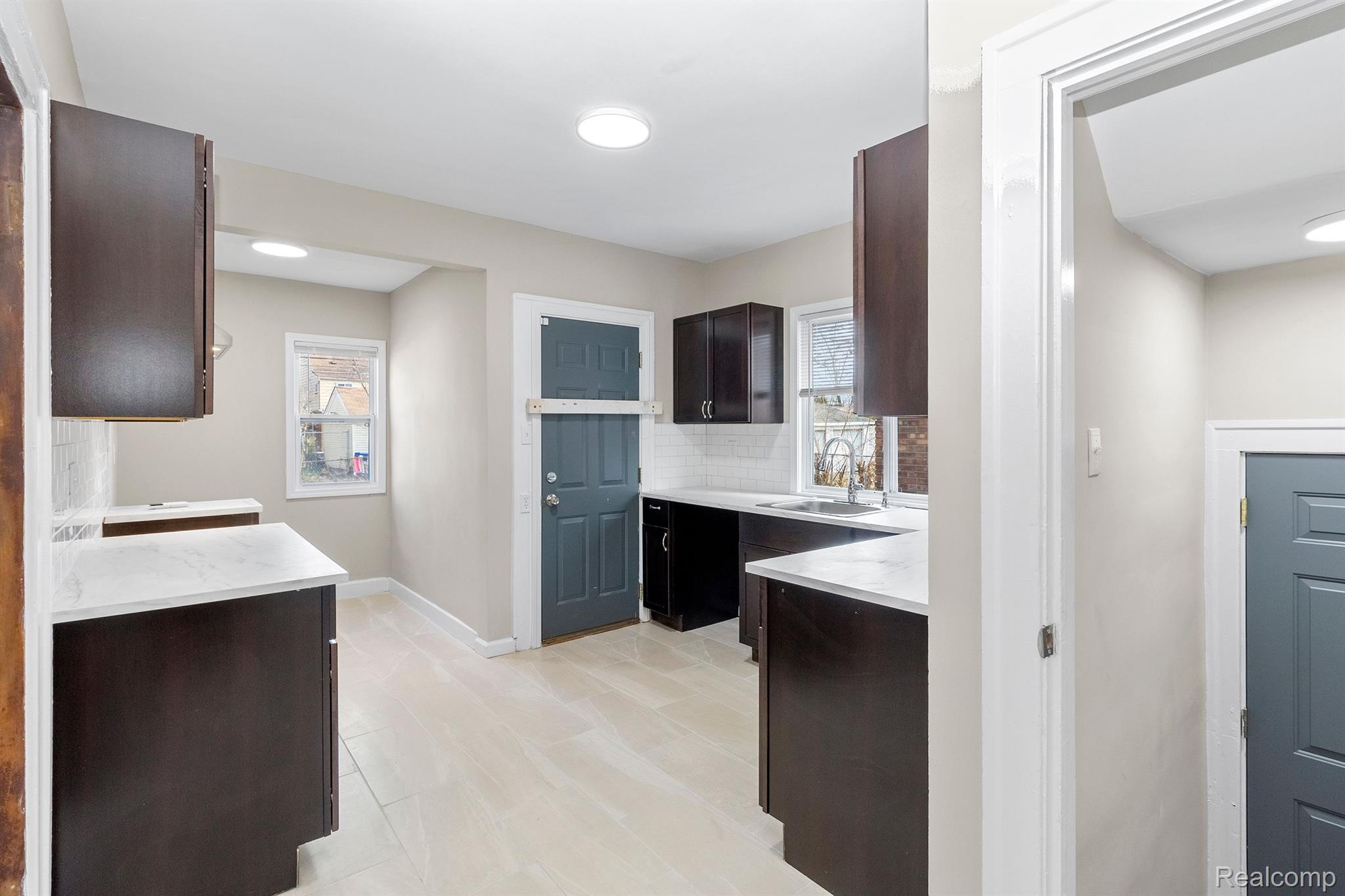 15832 WISCONSIN Street