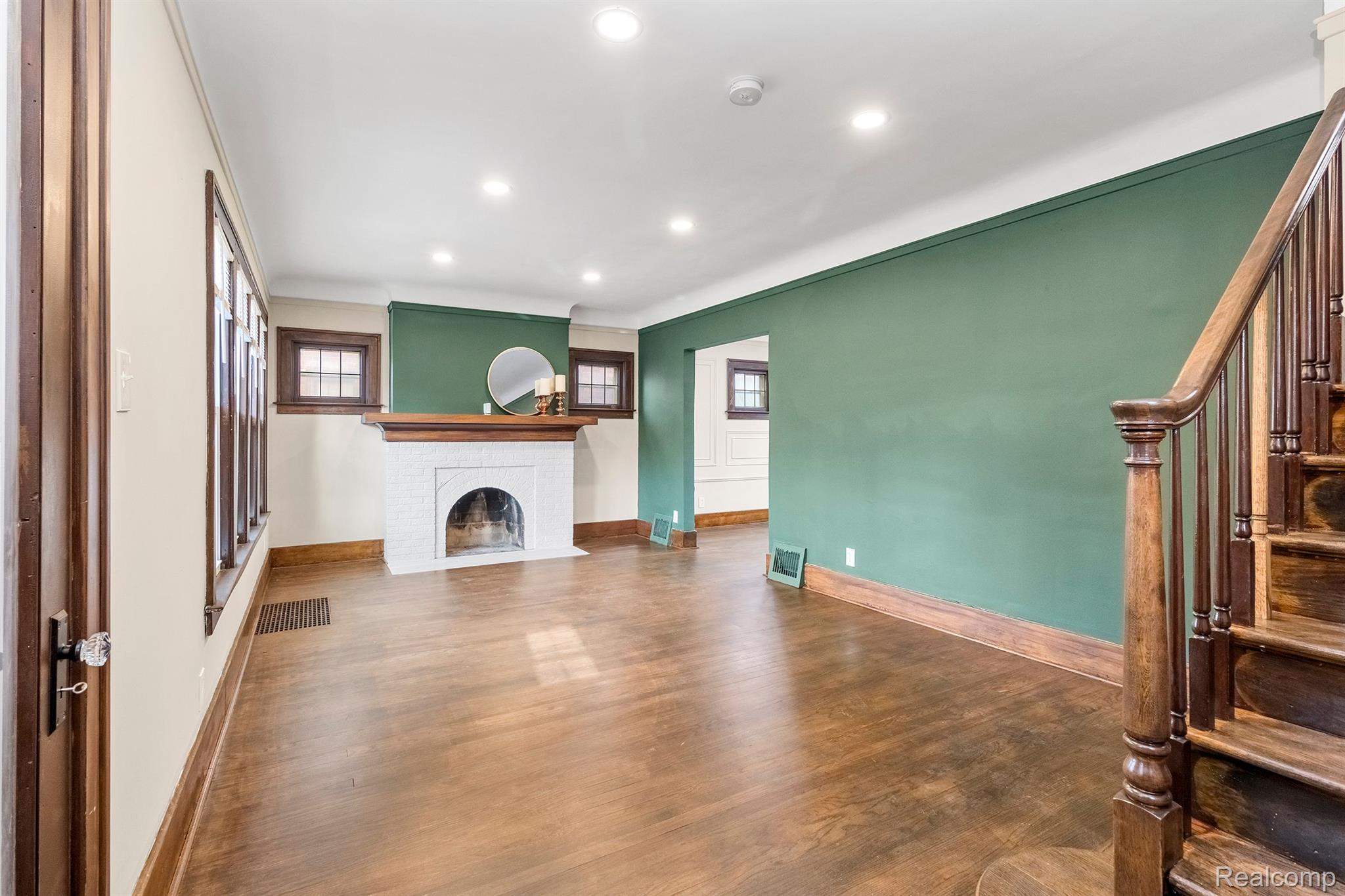 15832 WISCONSIN Street