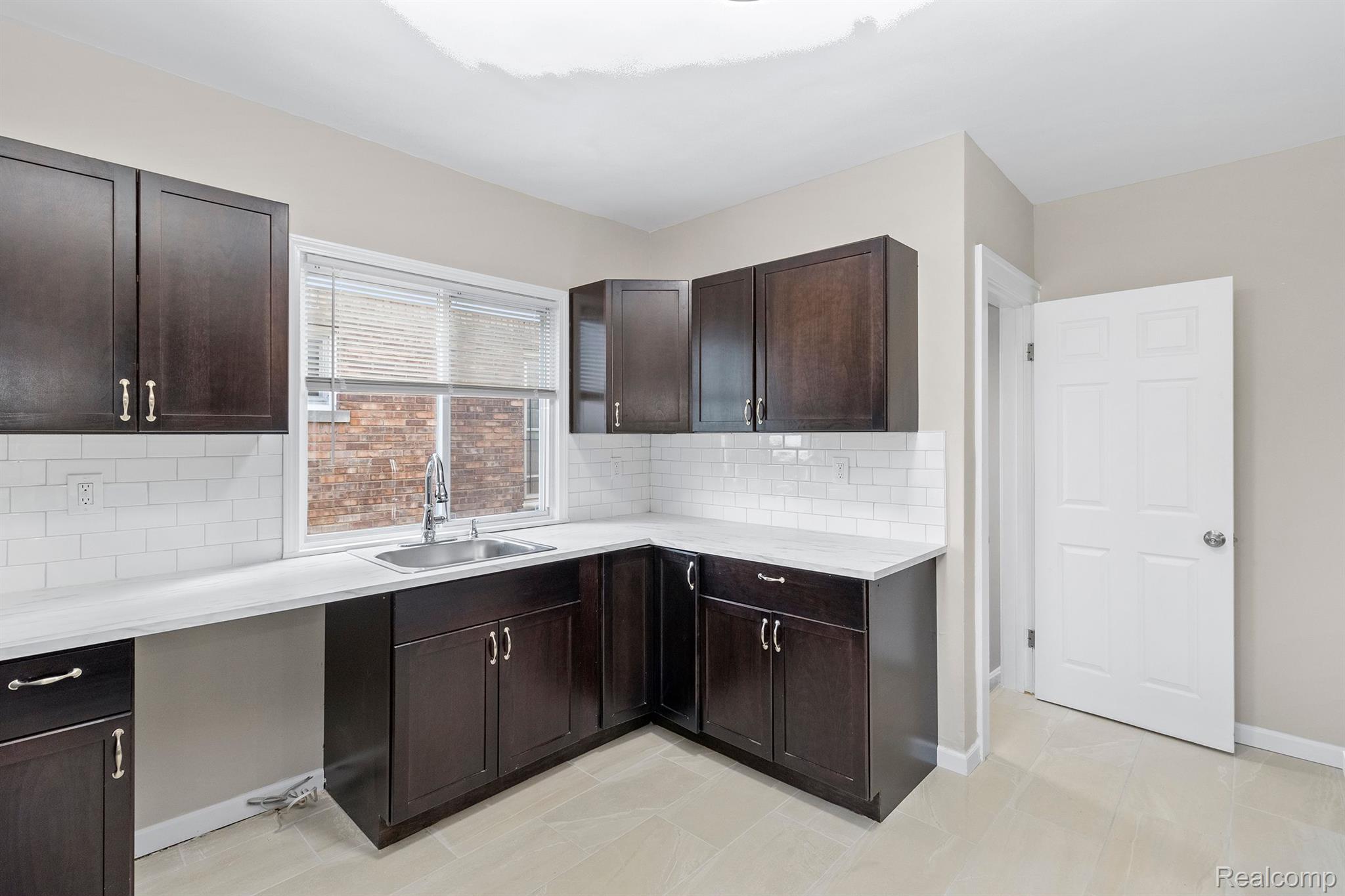 15832 WISCONSIN Street