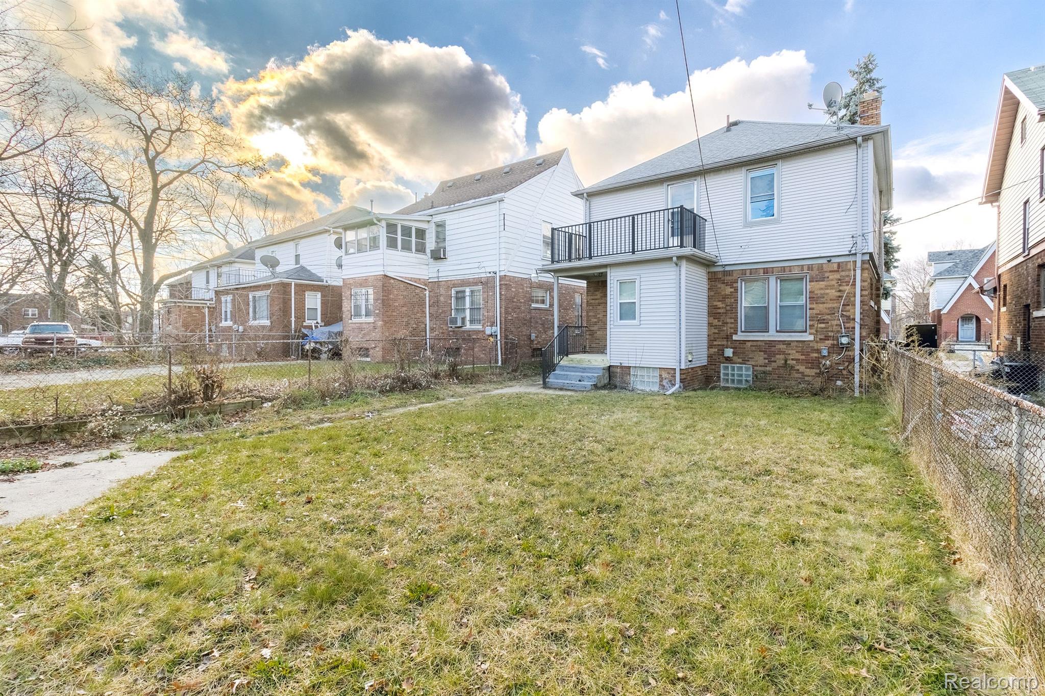 15832 WISCONSIN Street