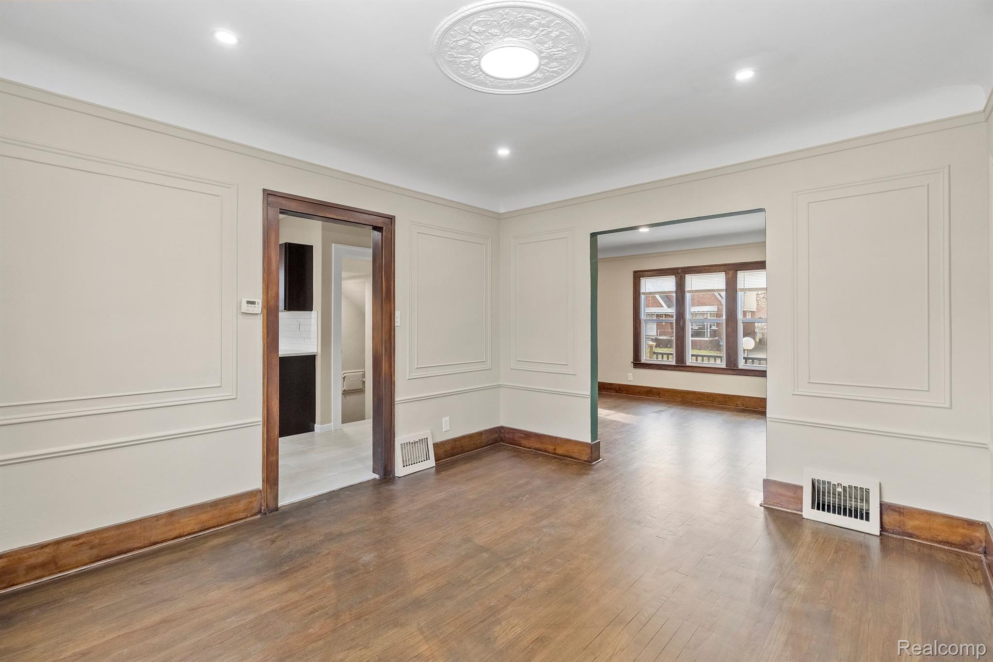 15832 WISCONSIN Street