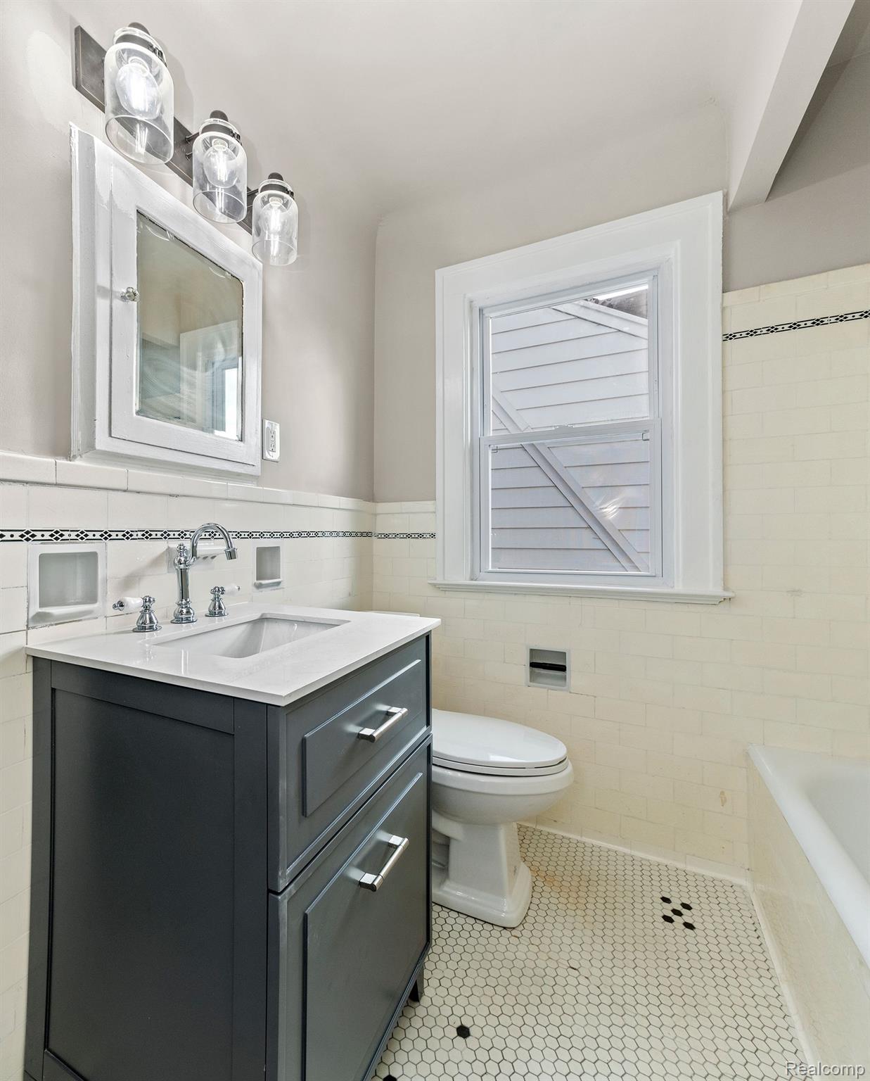 15832 WISCONSIN Street