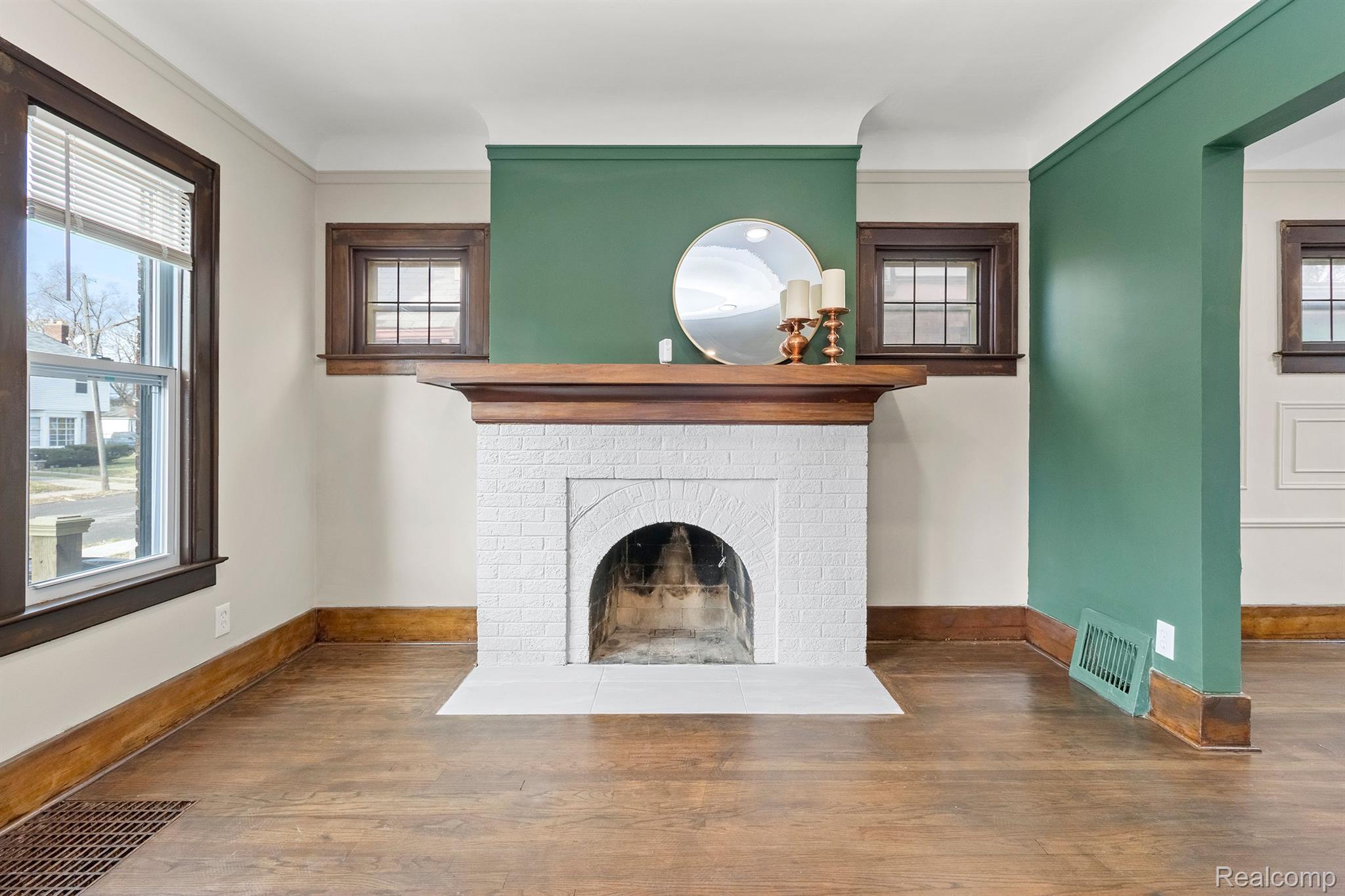 15832 WISCONSIN Street