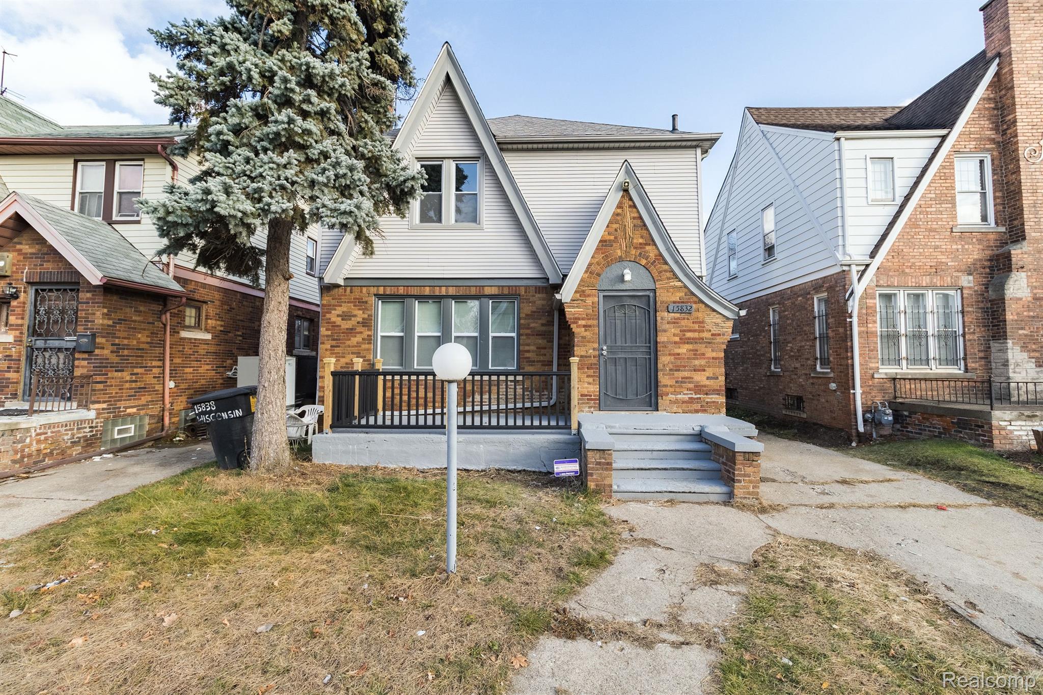 15832 WISCONSIN Street