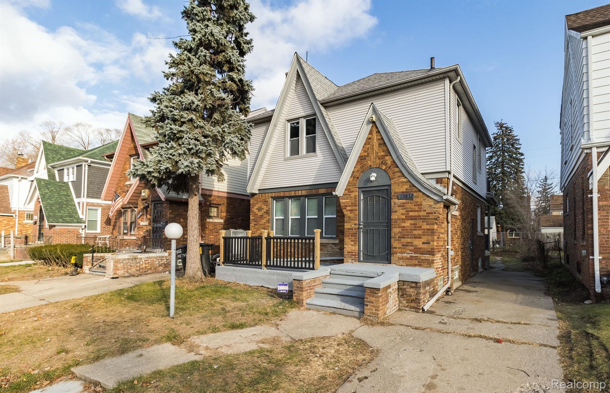 15832 WISCONSIN Street