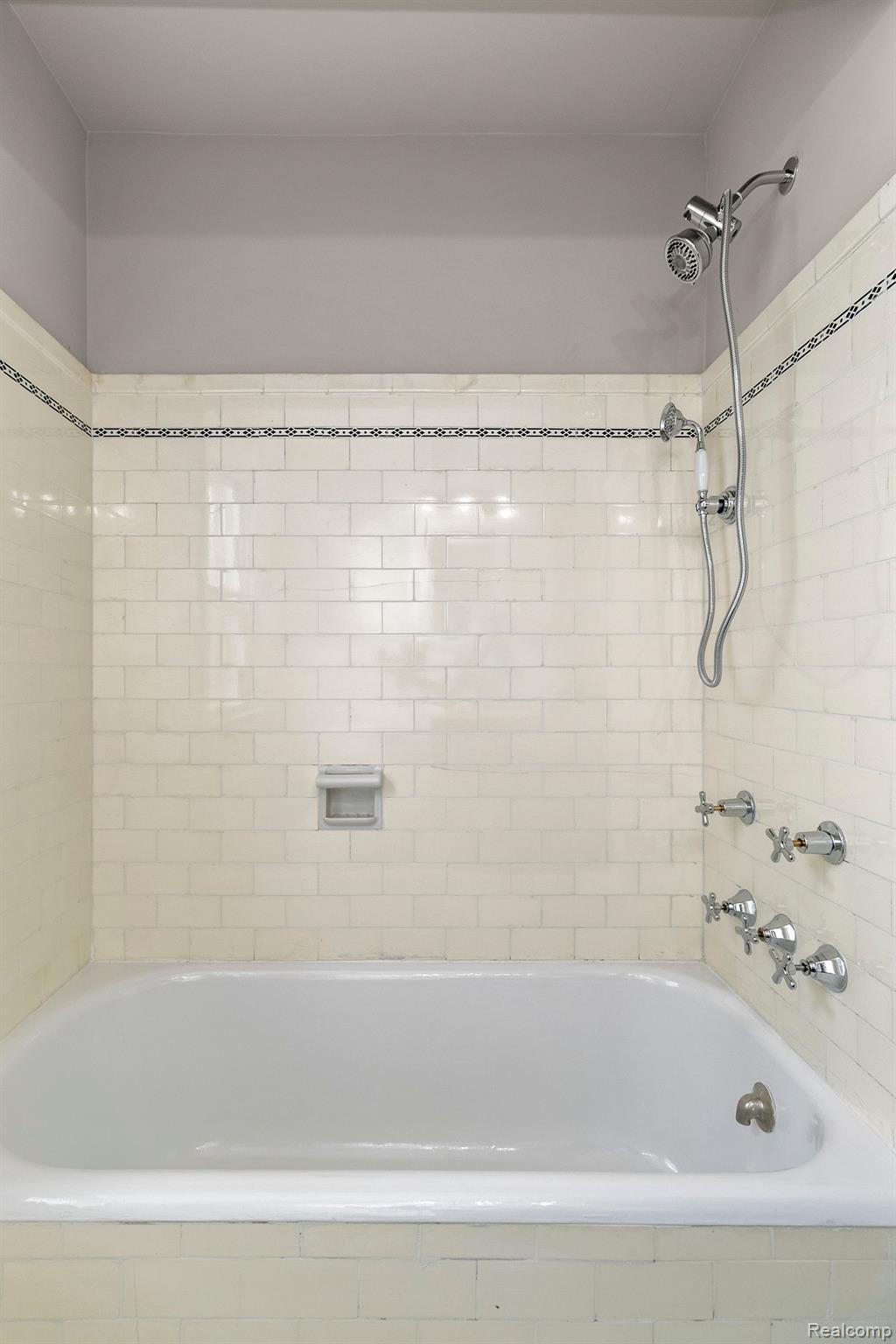 15832 WISCONSIN Street