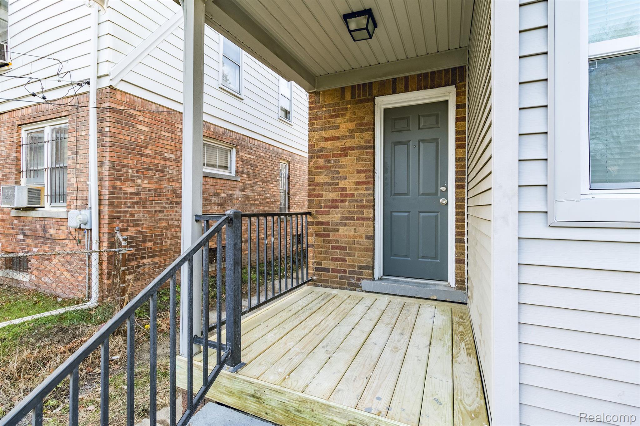 15832 WISCONSIN Street