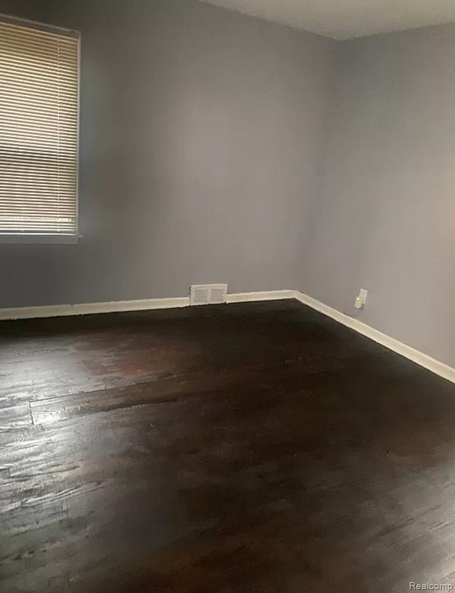 10389 SOMERSET Avenue