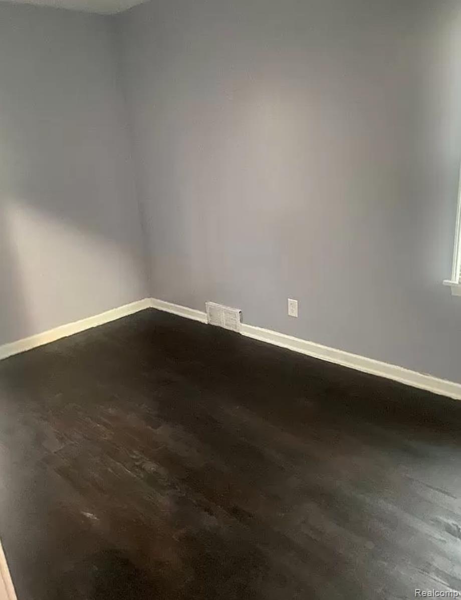 10389 SOMERSET Avenue