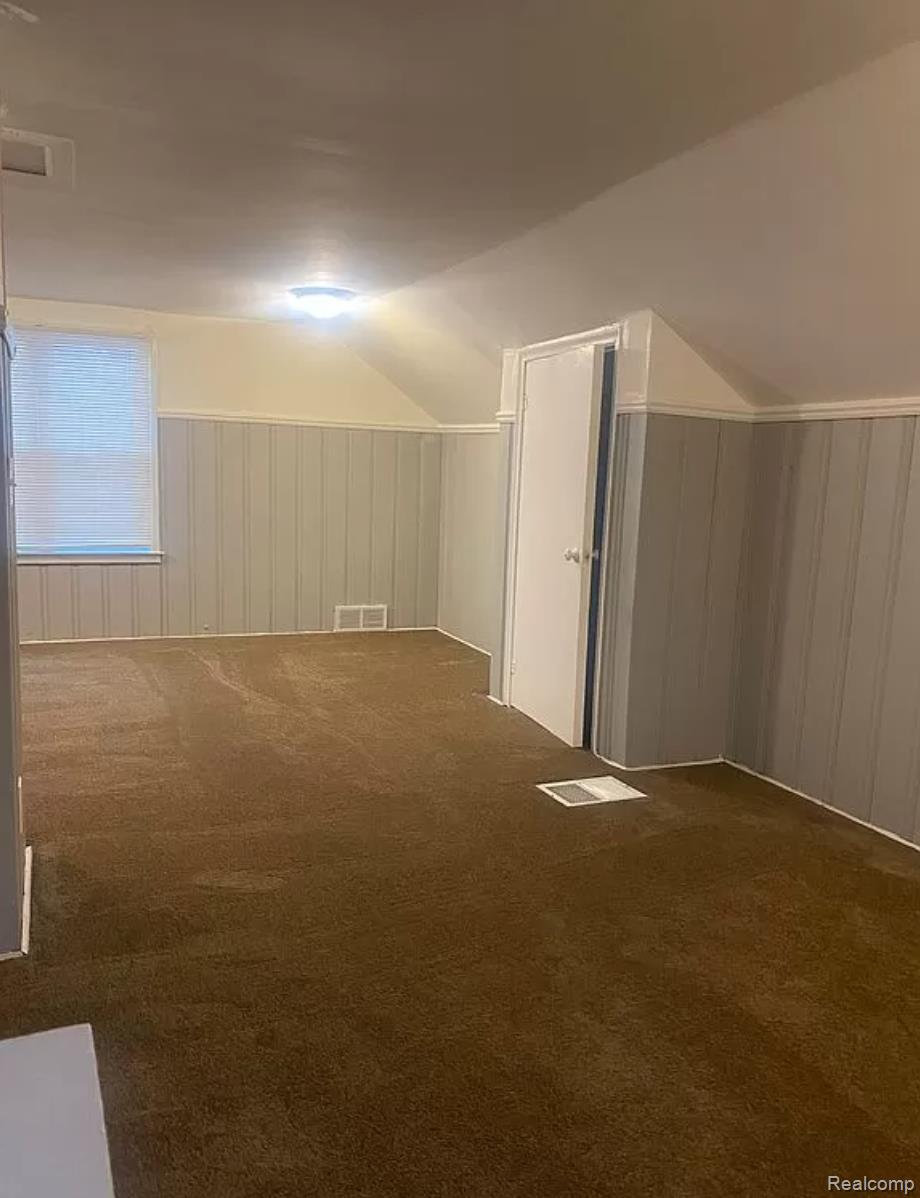 10389 SOMERSET Avenue