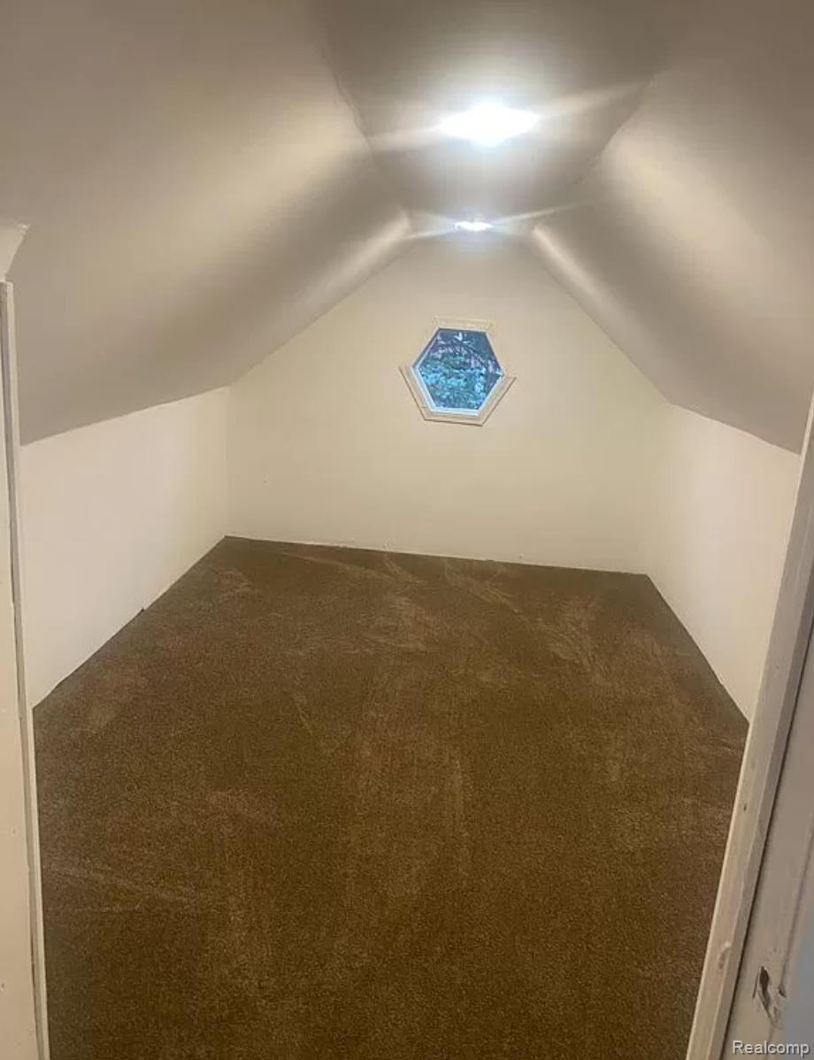 10389 SOMERSET Avenue