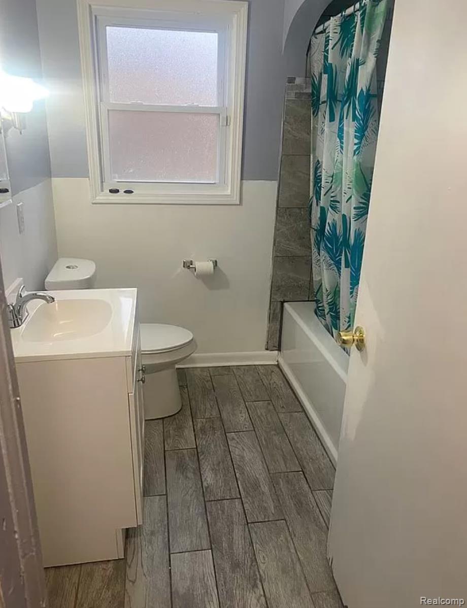 10389 SOMERSET Avenue