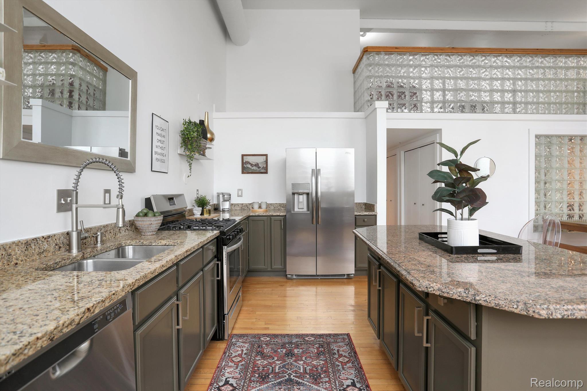 2843 E Grand Boulevard Unit: 4