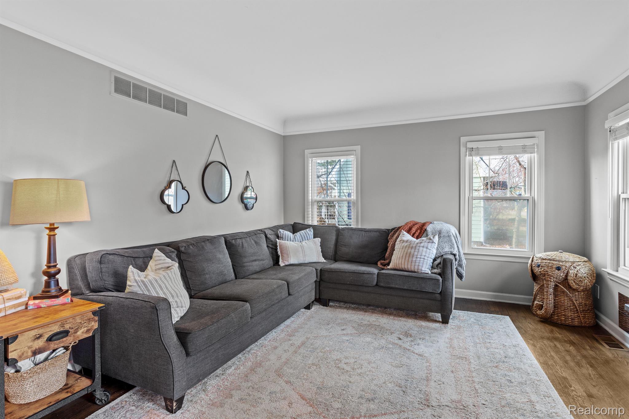 738 E LIBERTY Street