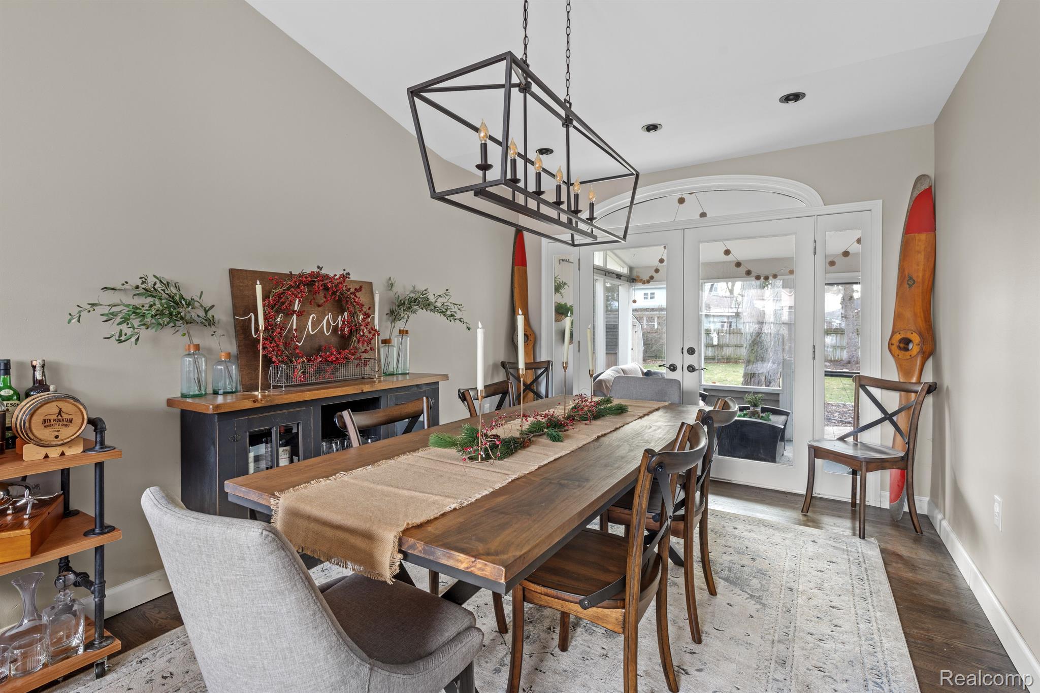 738 E LIBERTY Street