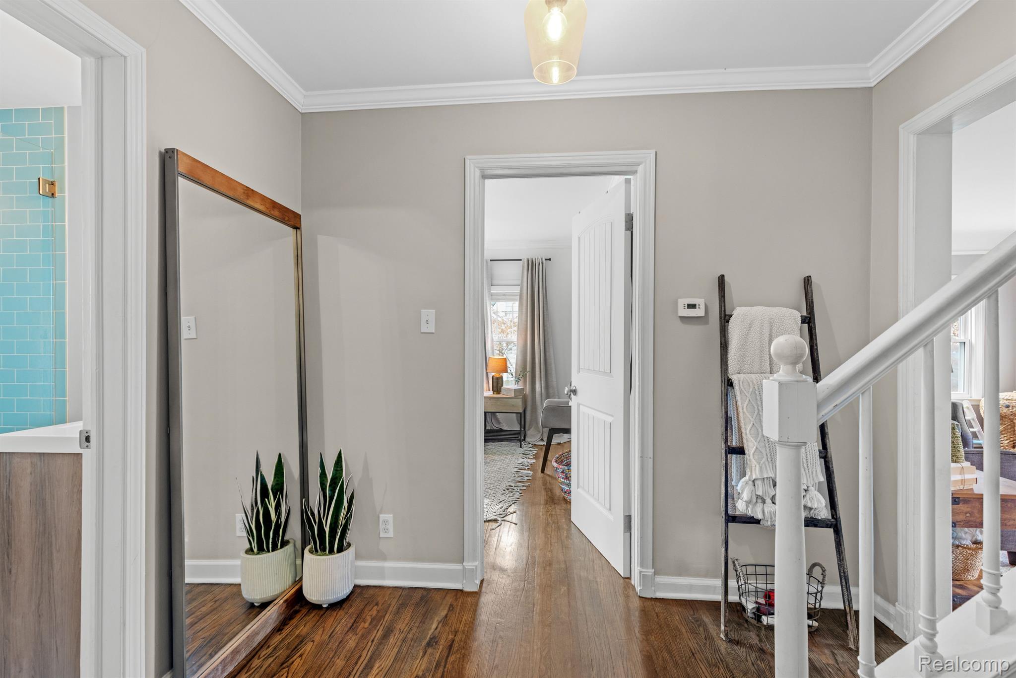 738 E LIBERTY Street