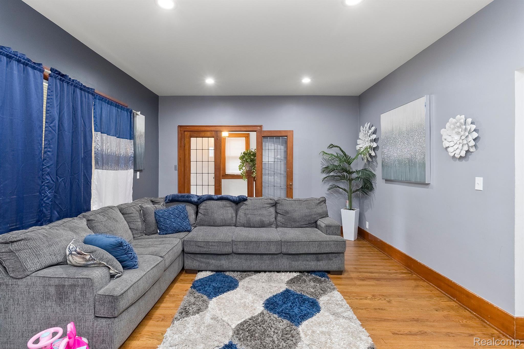 13011 WILSHIRE Drive