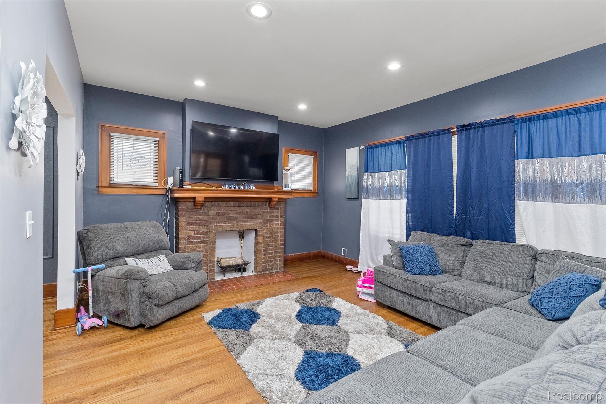 13011 WILSHIRE Drive