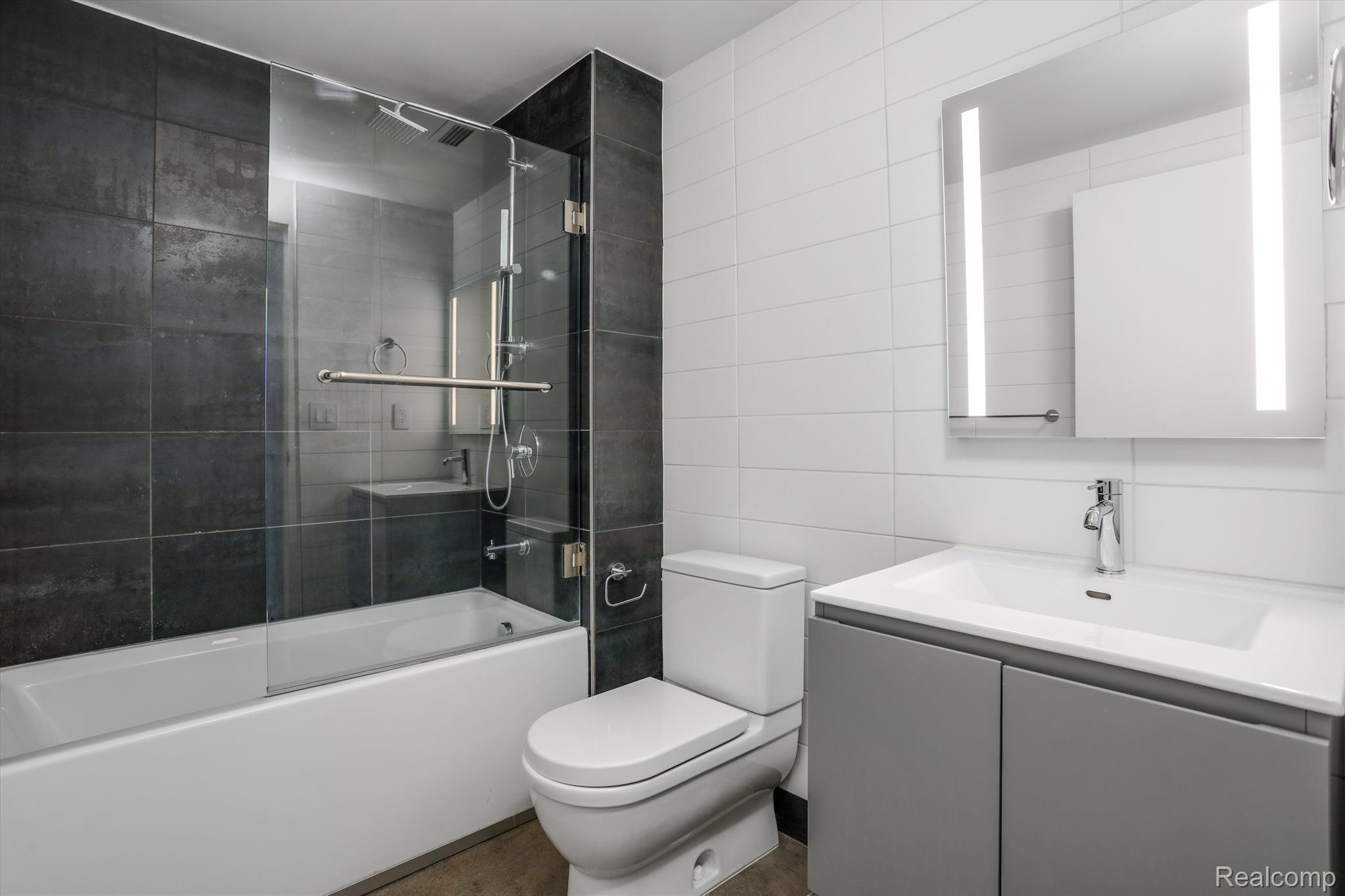 1454 Townsend Street Unit: 105