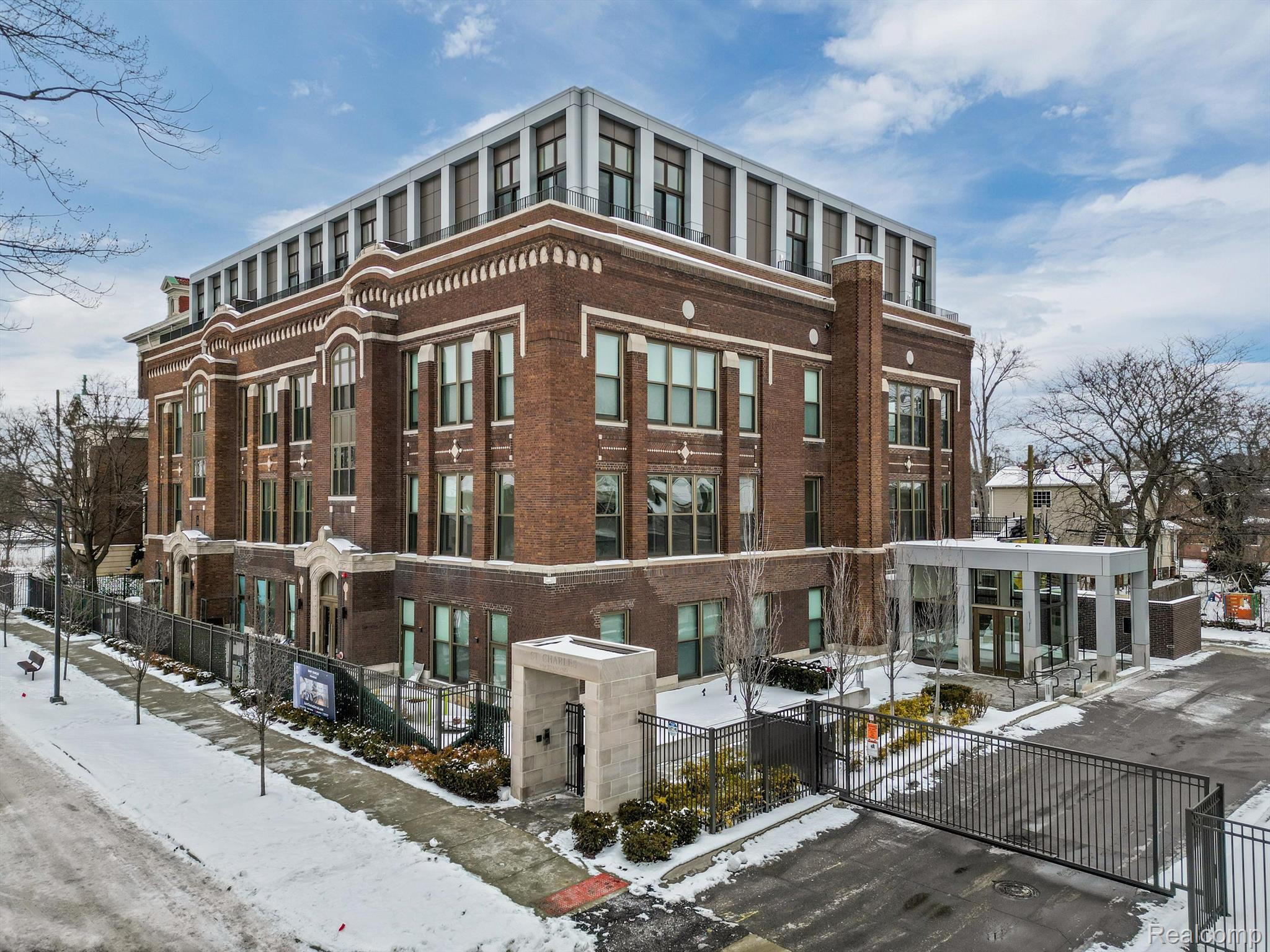 1454 Townsend Street Unit: 105