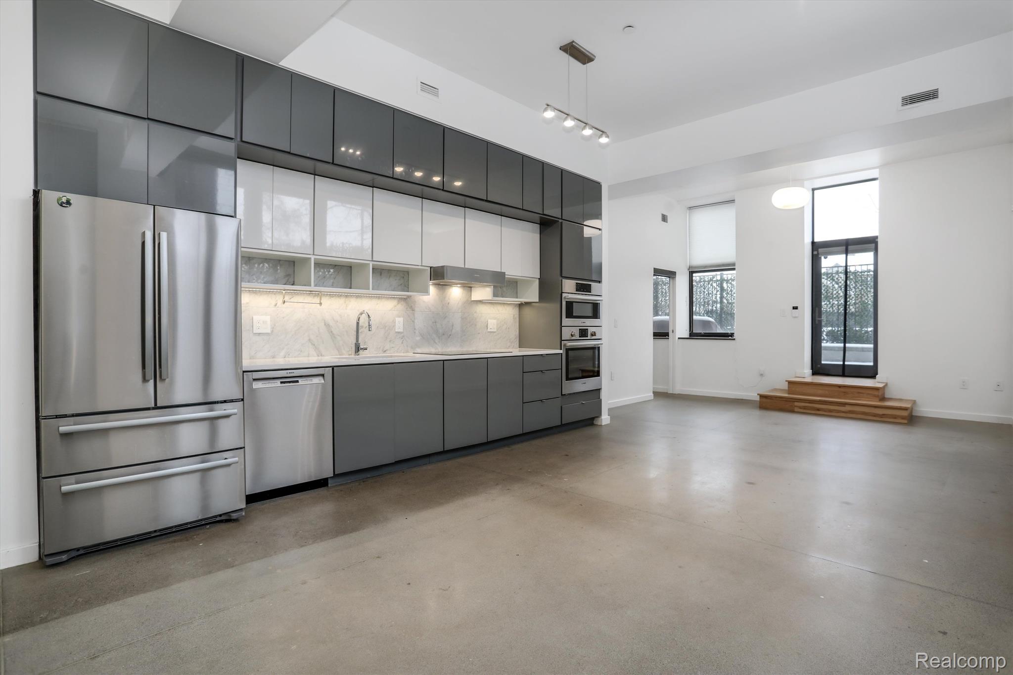 1454 Townsend Street Unit: 105