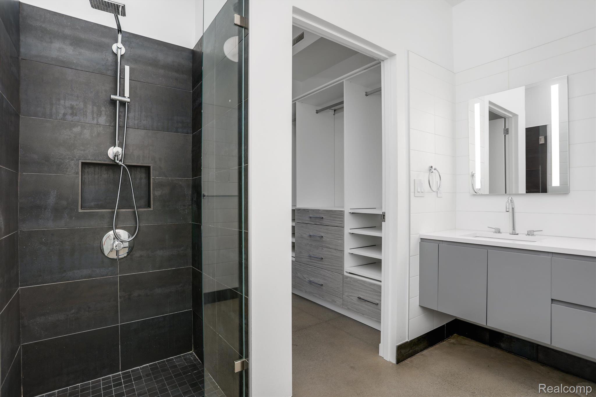 1454 Townsend Street Unit: 105