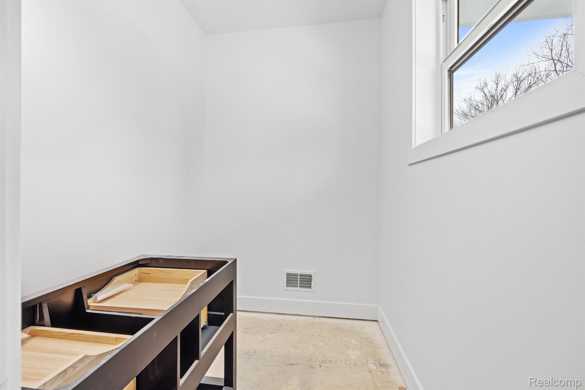 214 FOREST Avenue