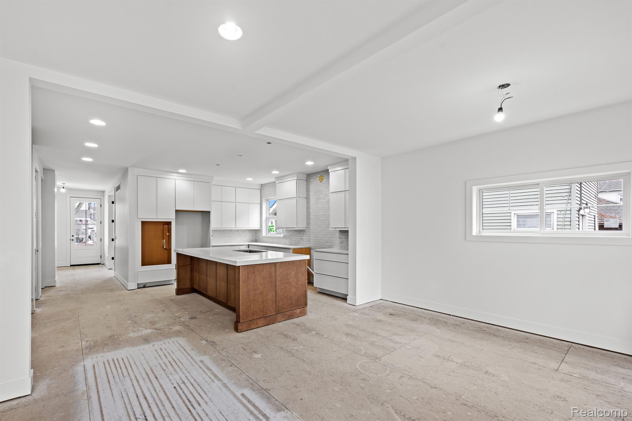 214 FOREST Avenue