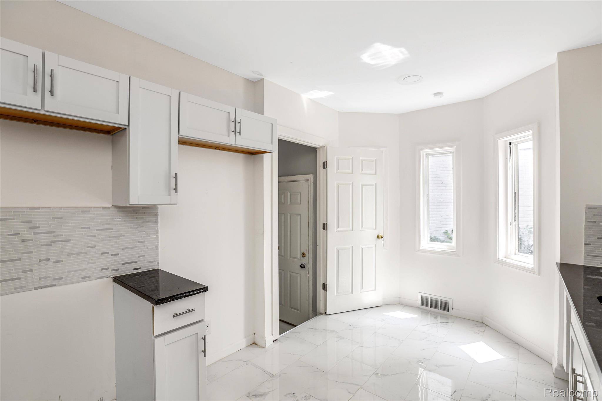 4350 DEVONSHIRE Road