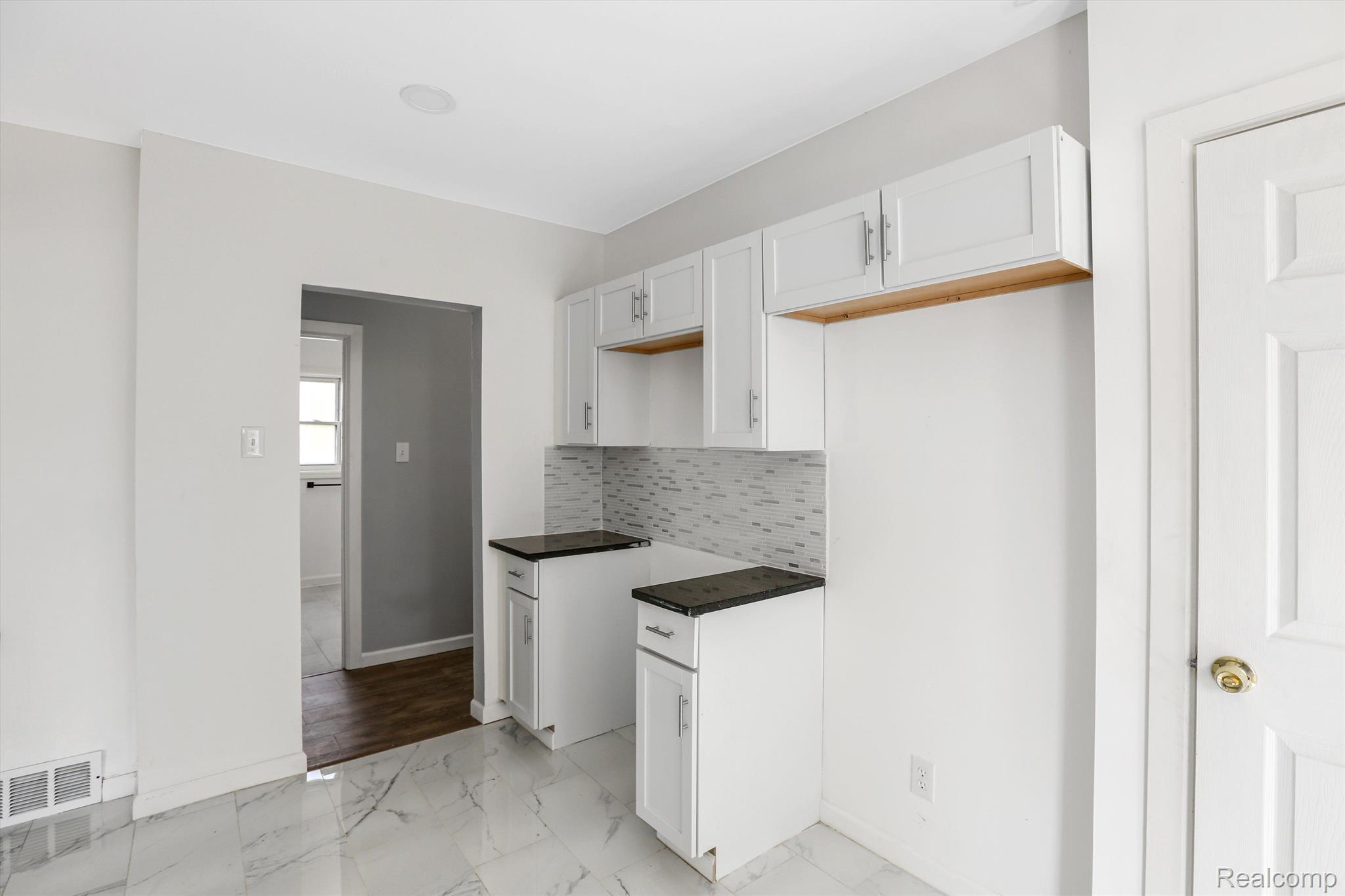 4350 DEVONSHIRE Road