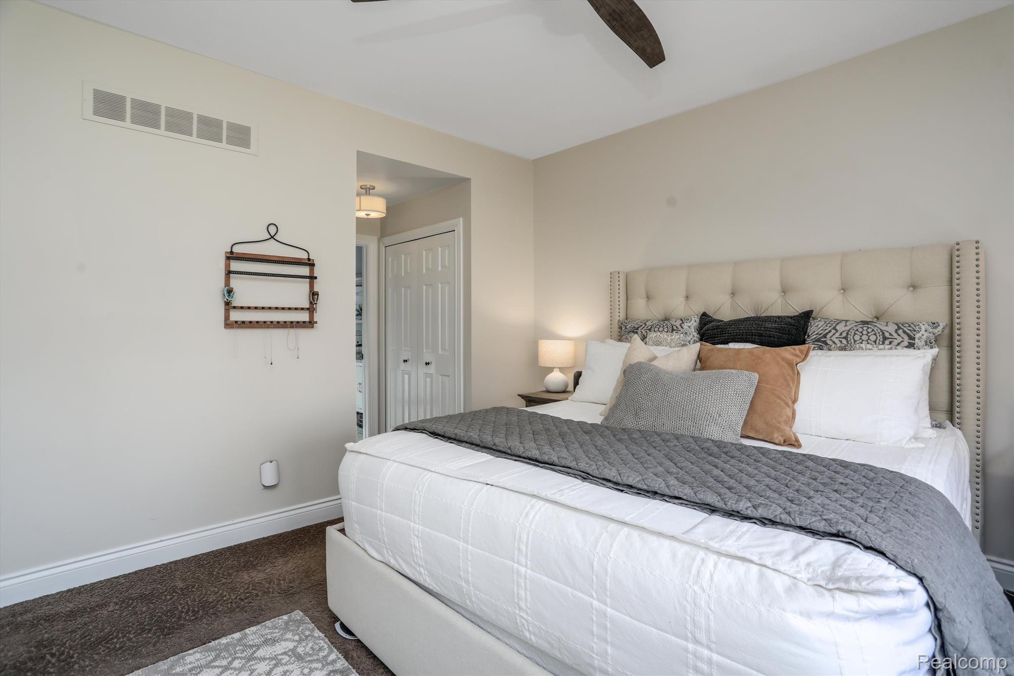 3720 Sunnyside Court