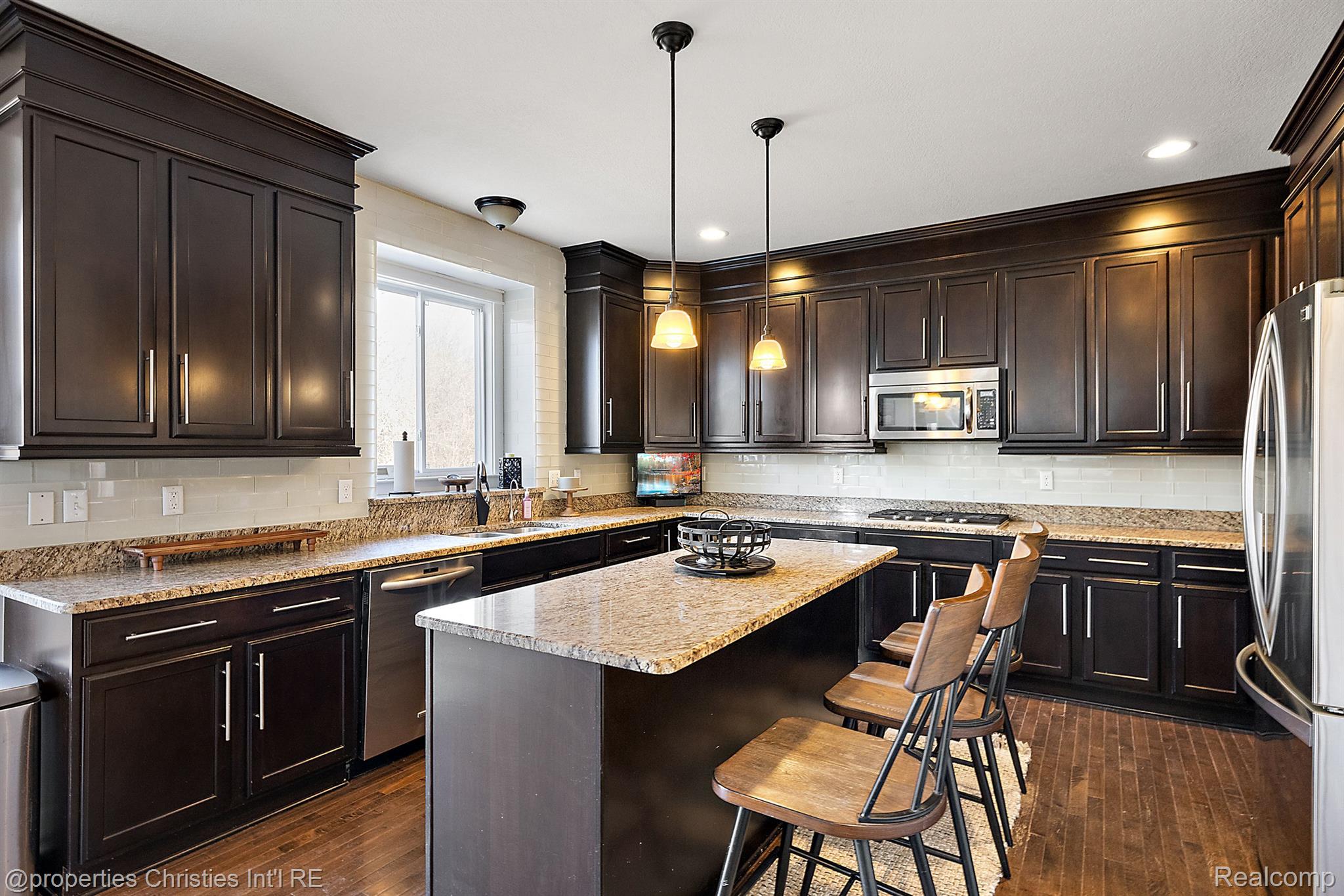 52860 WILLOWBROOK Drive