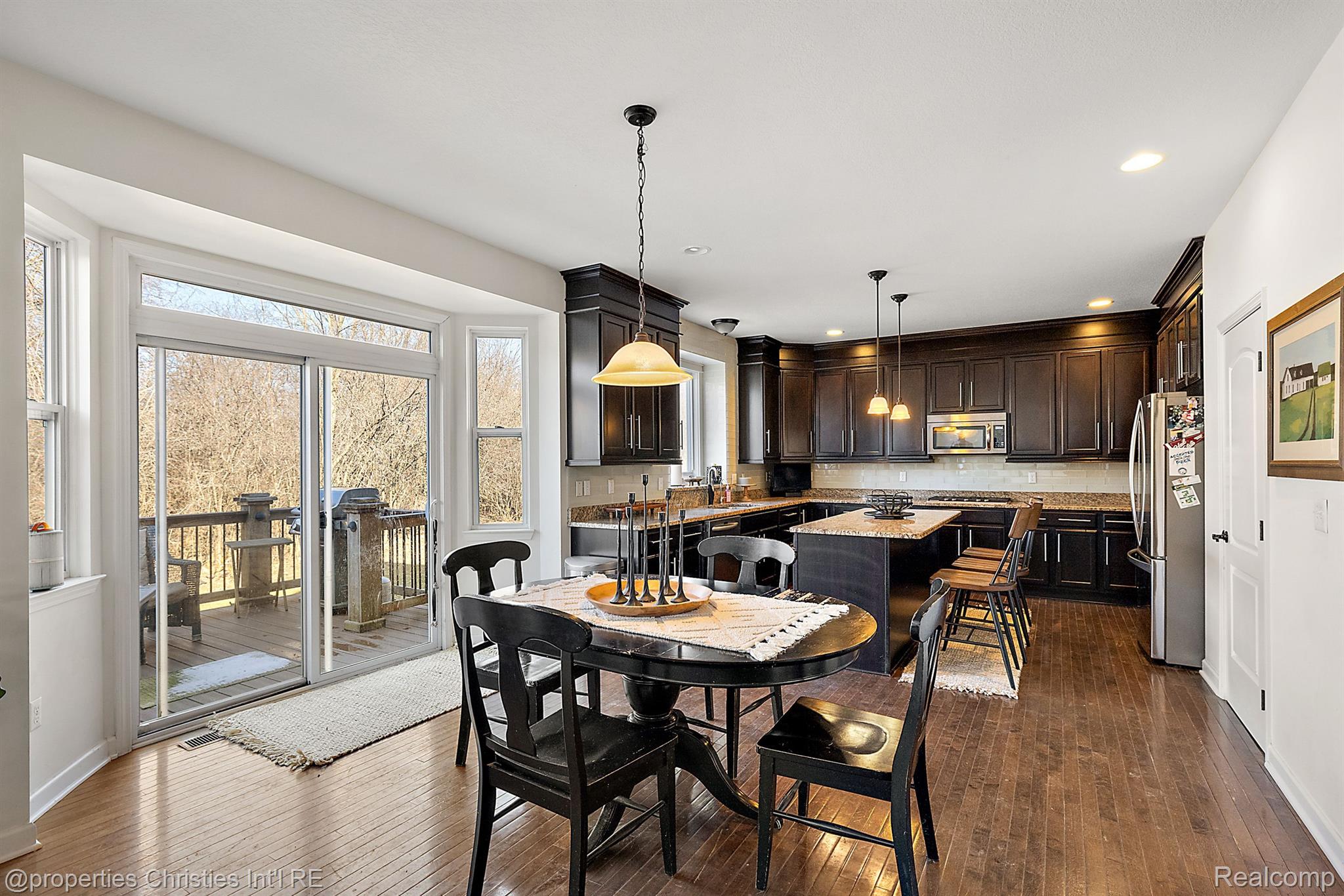 52860 WILLOWBROOK Drive